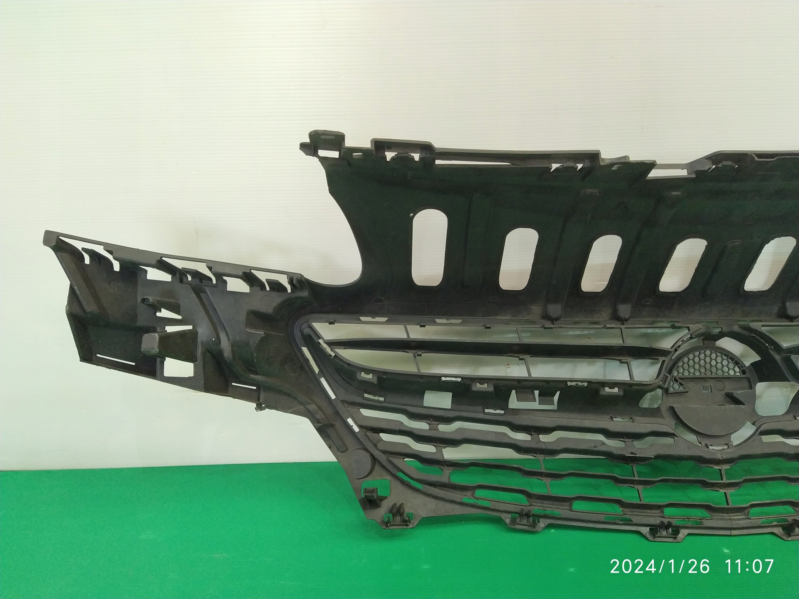 Kühlergrill Opel CORSA E L G 1 FRONTGRILL 39003576 Kühlergitter