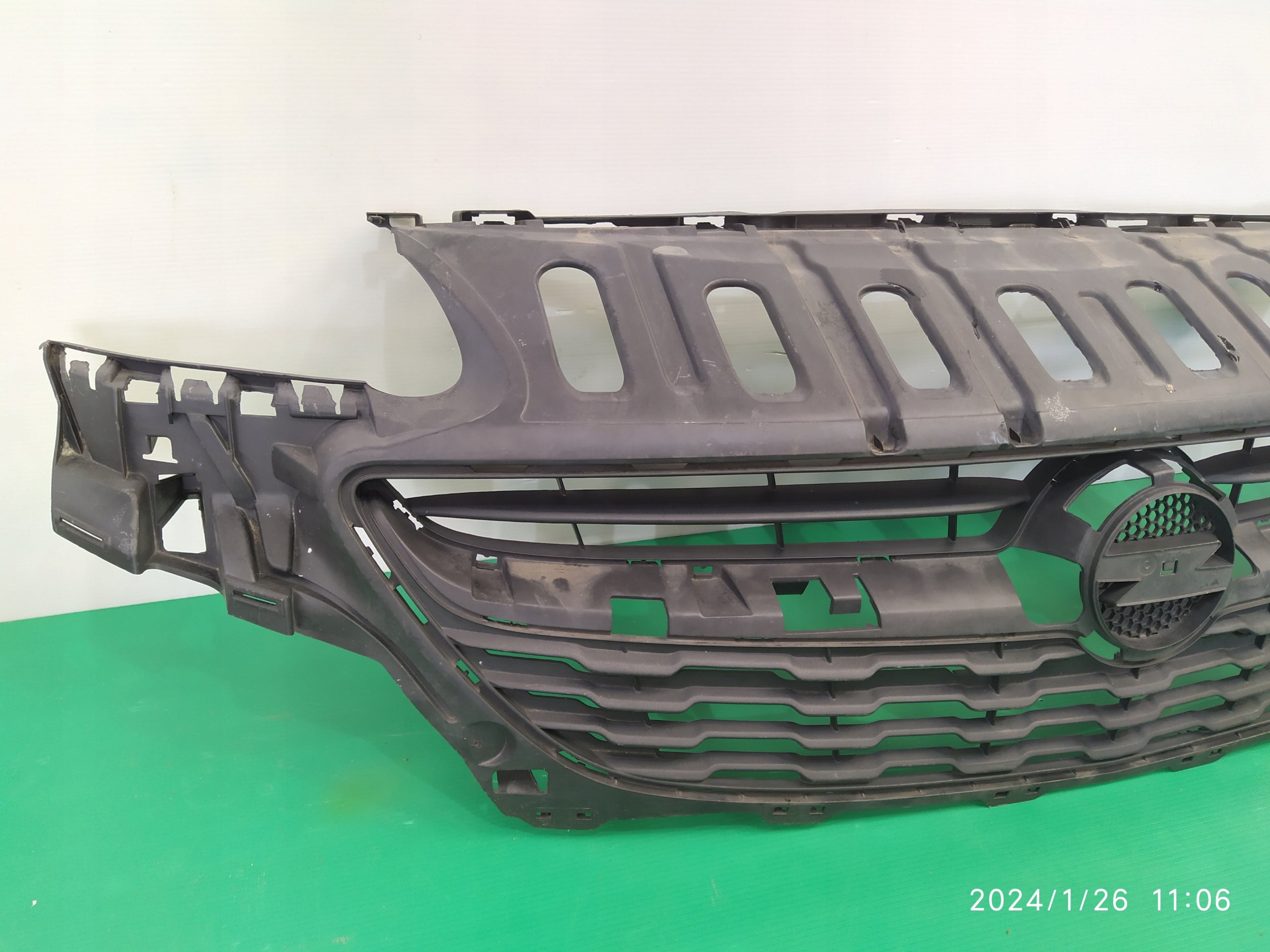 Kühlergrill Opel CORSA E L G 1 FRONTGRILL 39003576 Kühlergitter