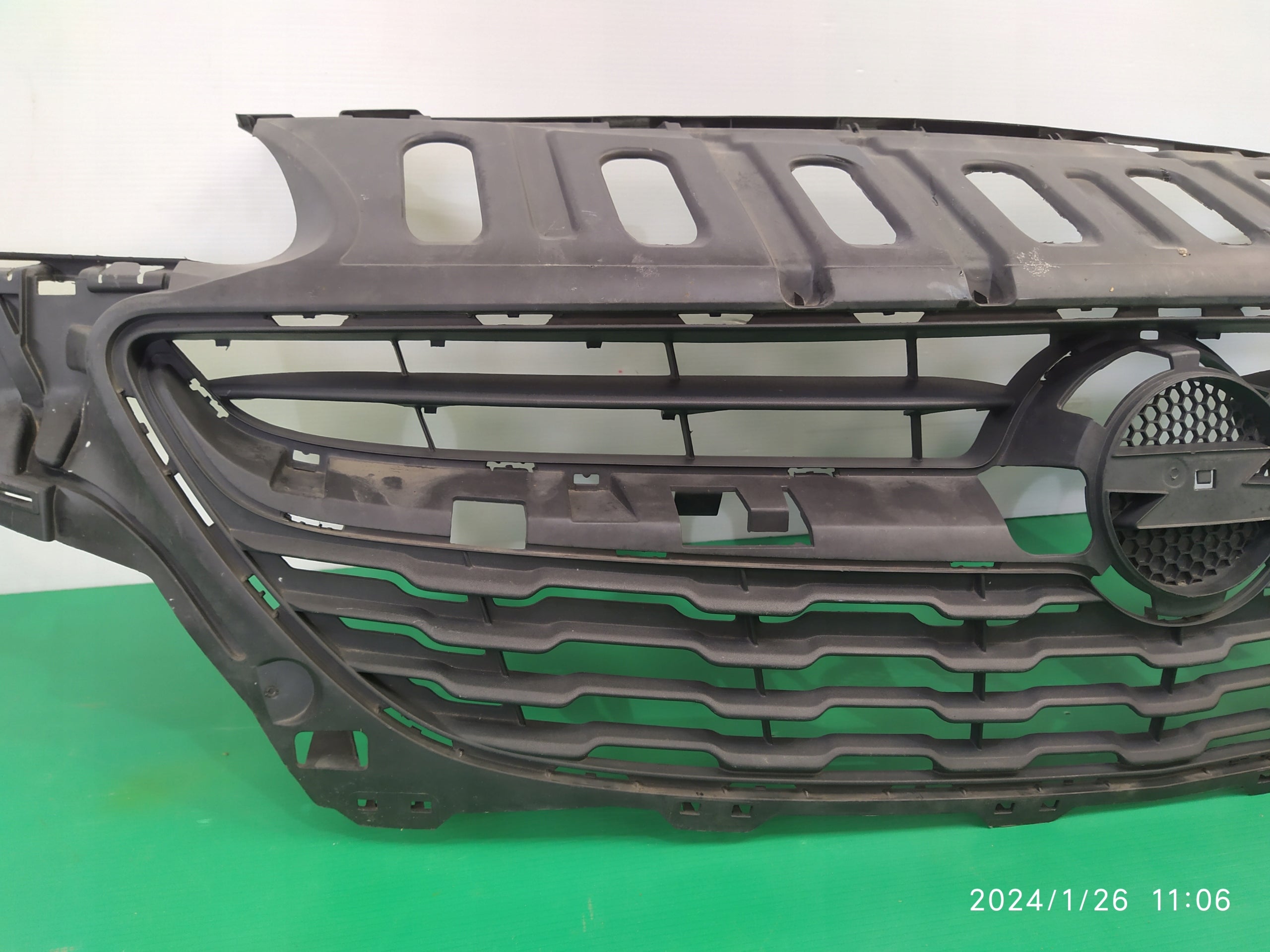 Kühlergrill Opel CORSA E L G 1 FRONTGRILL 39003576 Kühlergitter