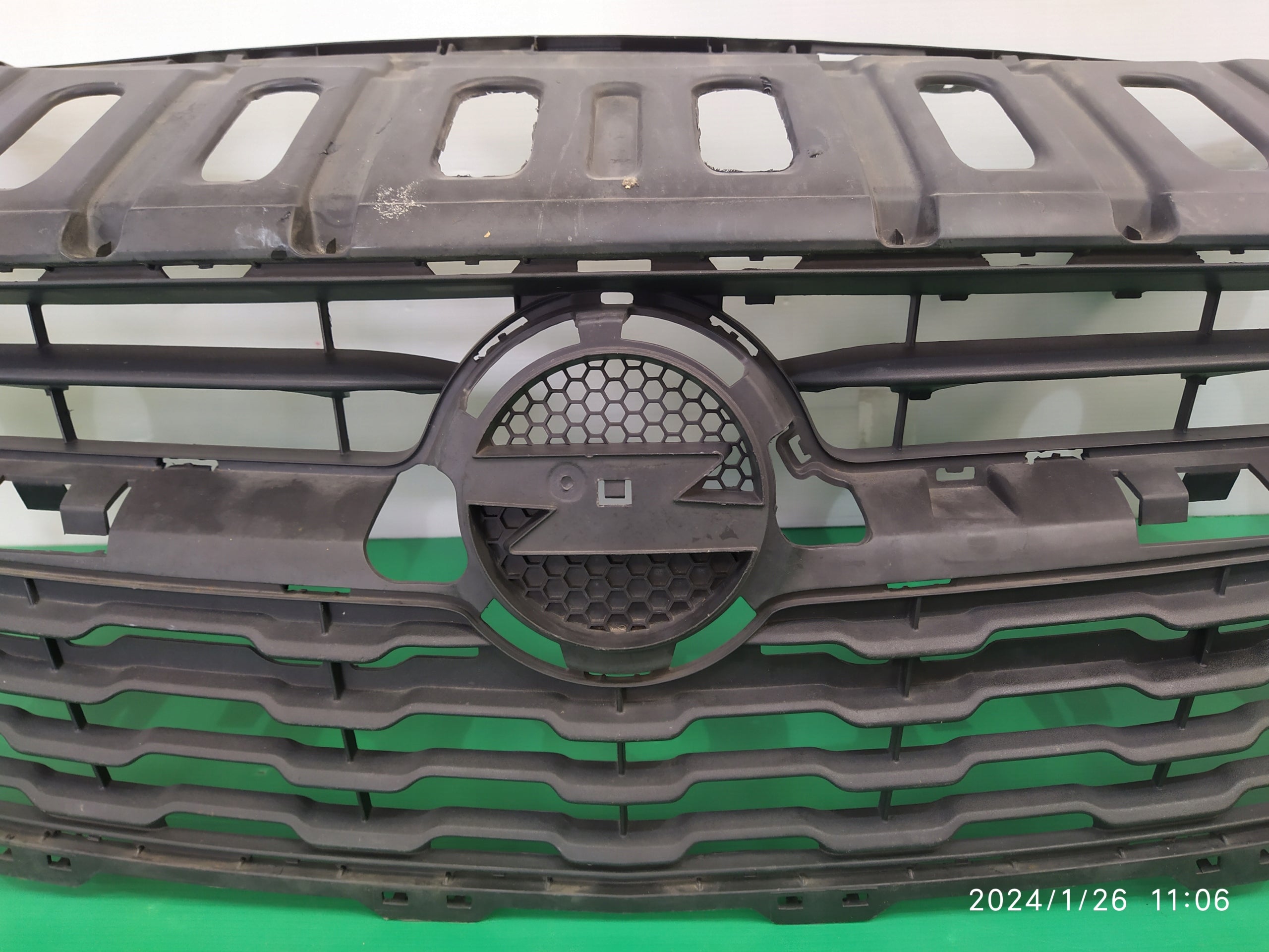 Kühlergrill Opel CORSA E L G 1 FRONTGRILL 39003576 Kühlergitter