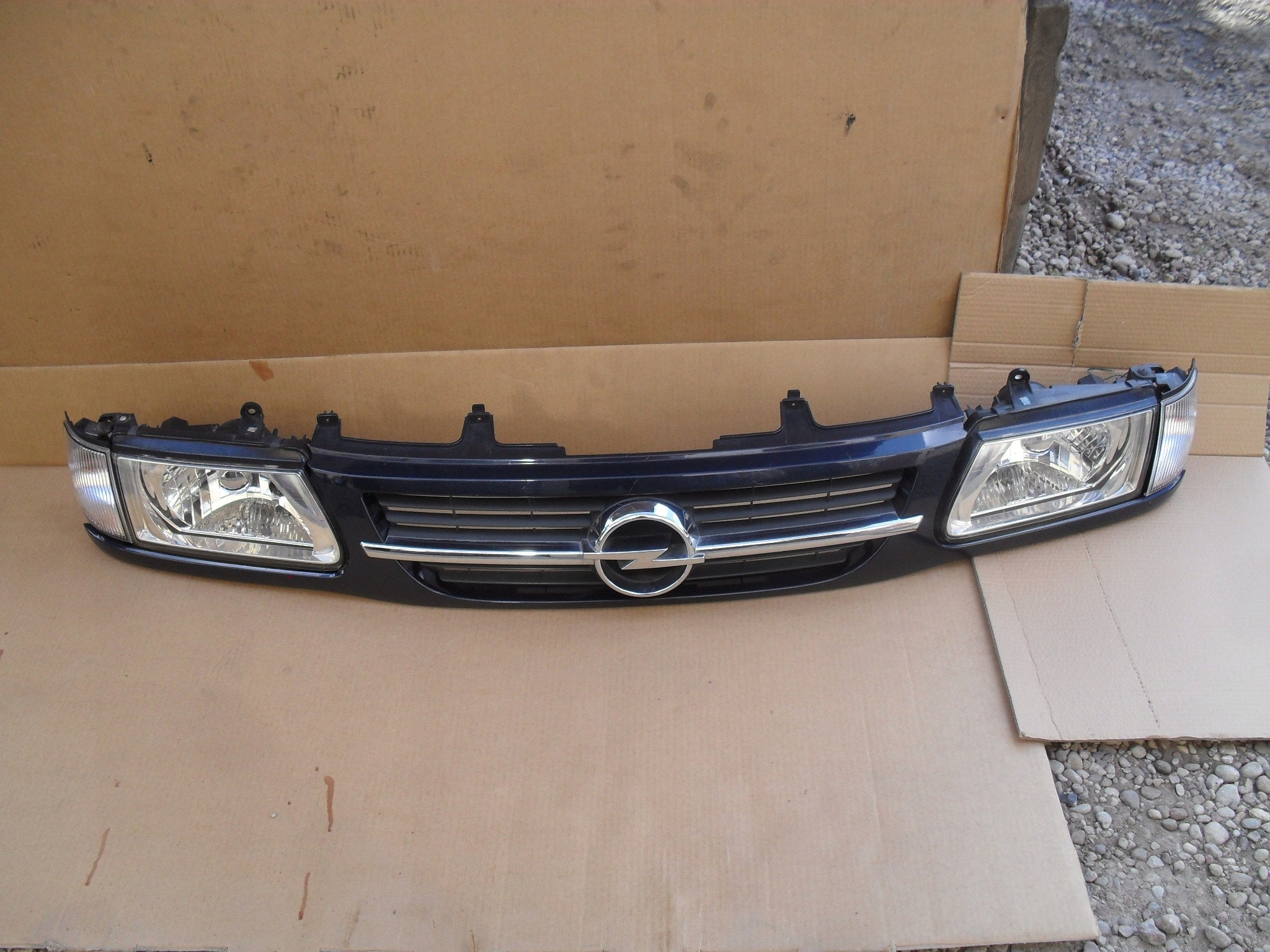 Kühlergrill Opel FRONTERA D B L G FRONTGRILL Kühlergitter