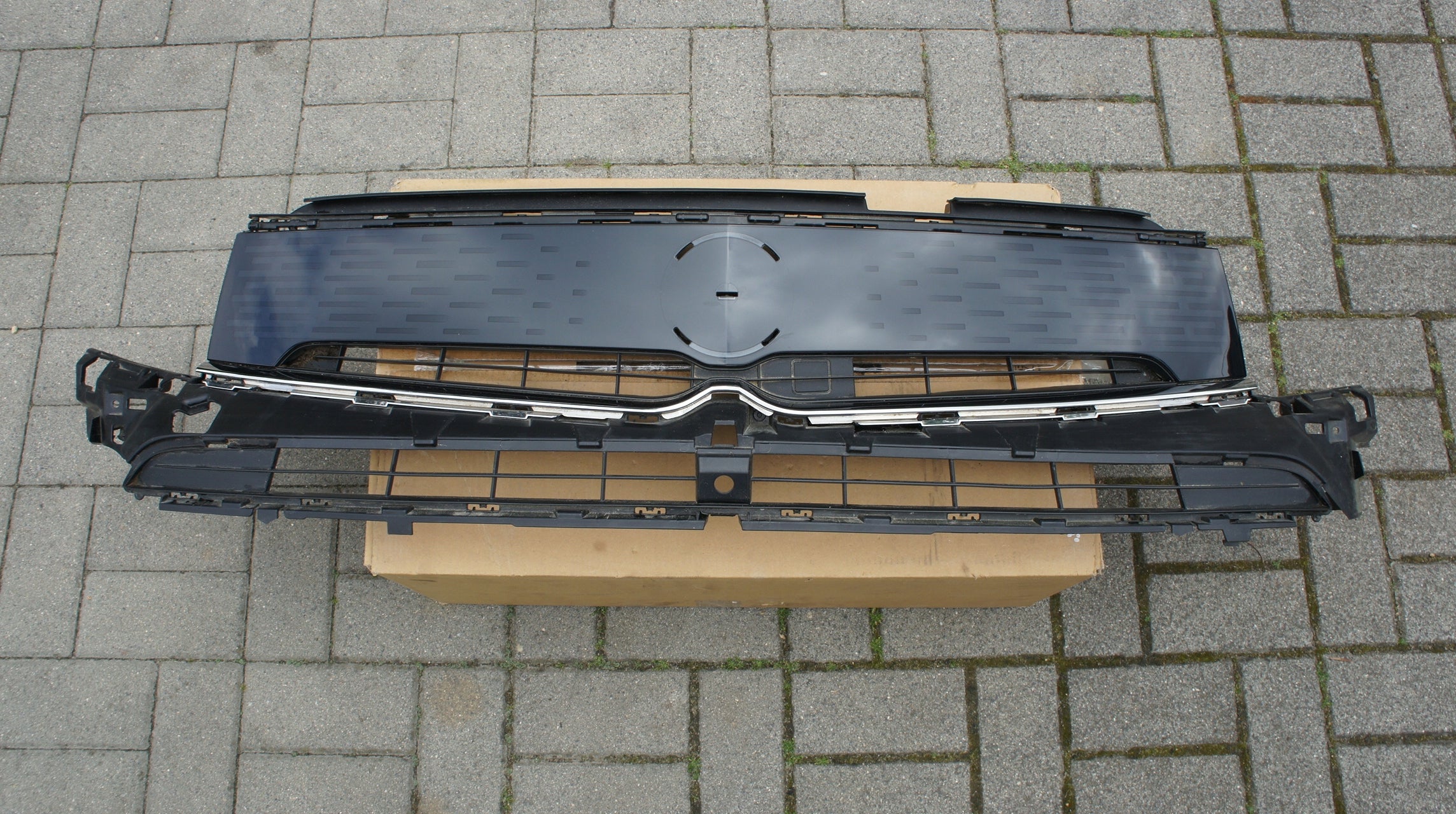  Kühlergrill Opel GRANDLAND 1 F E FRONTGRILL 9840128177 Kühlergitter product image