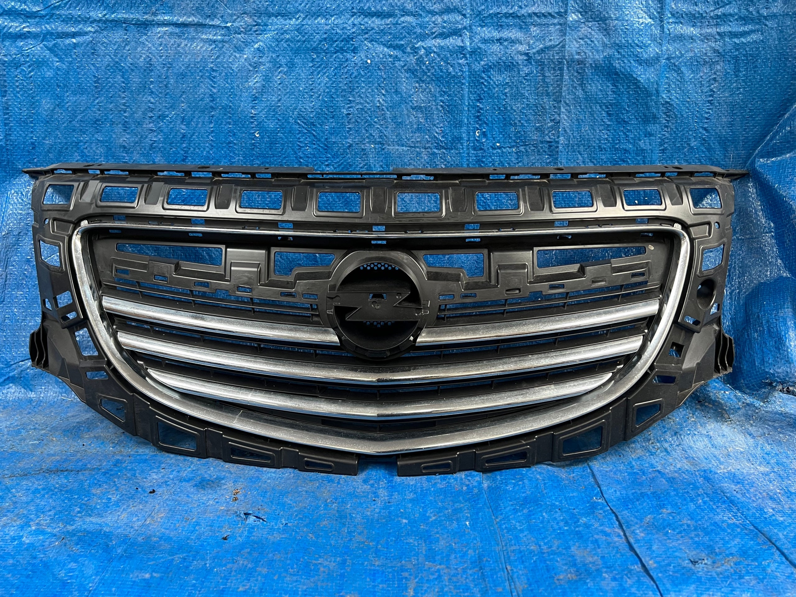  Kühlergrill Opel H 1 E C D L INSIGNIA FRONTGRILL 13238420 Kühlergitter product image