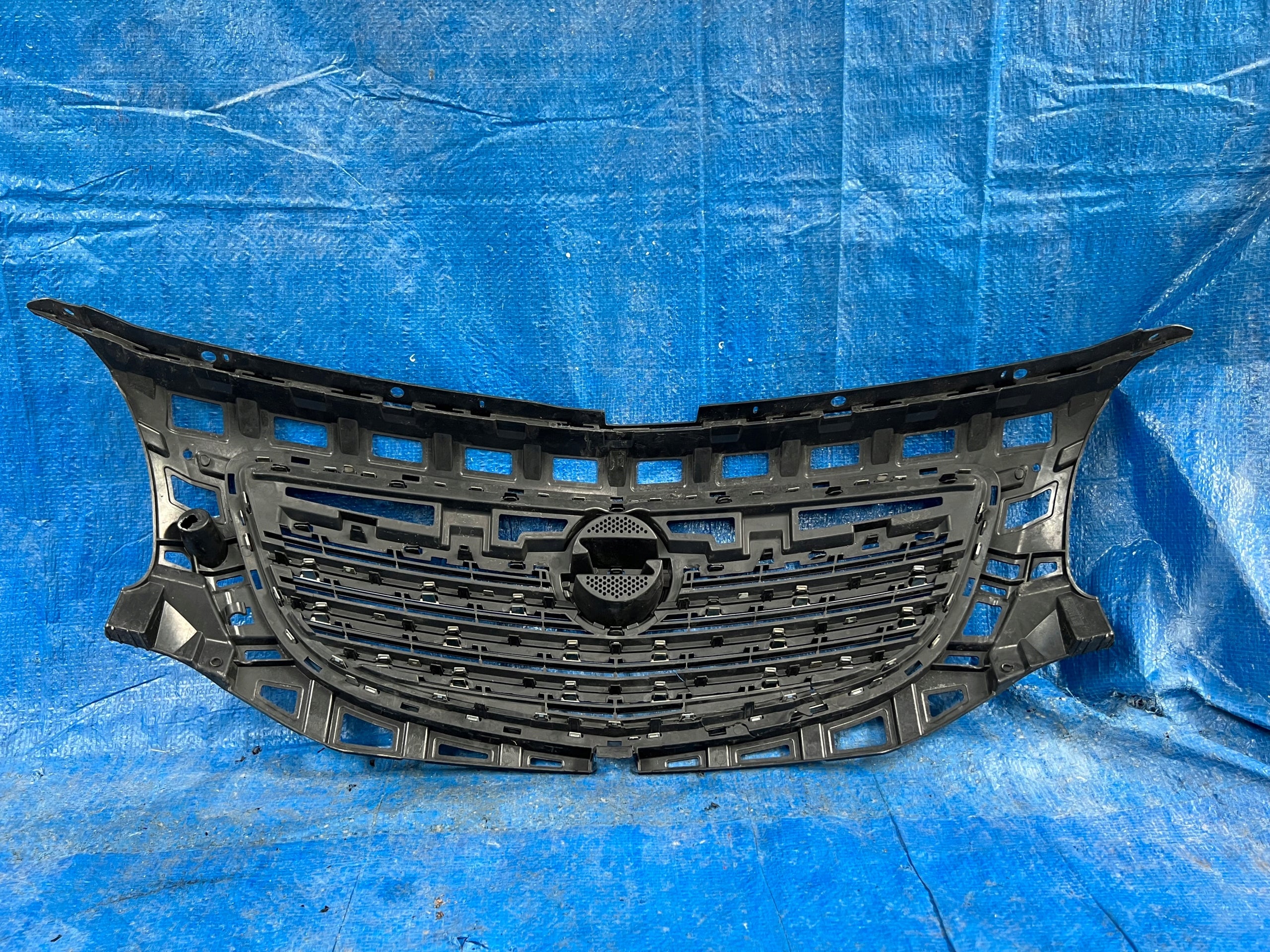 Kühlergrill Opel H 1 E C D L INSIGNIA FRONTGRILL 13238420 Kühlergitter