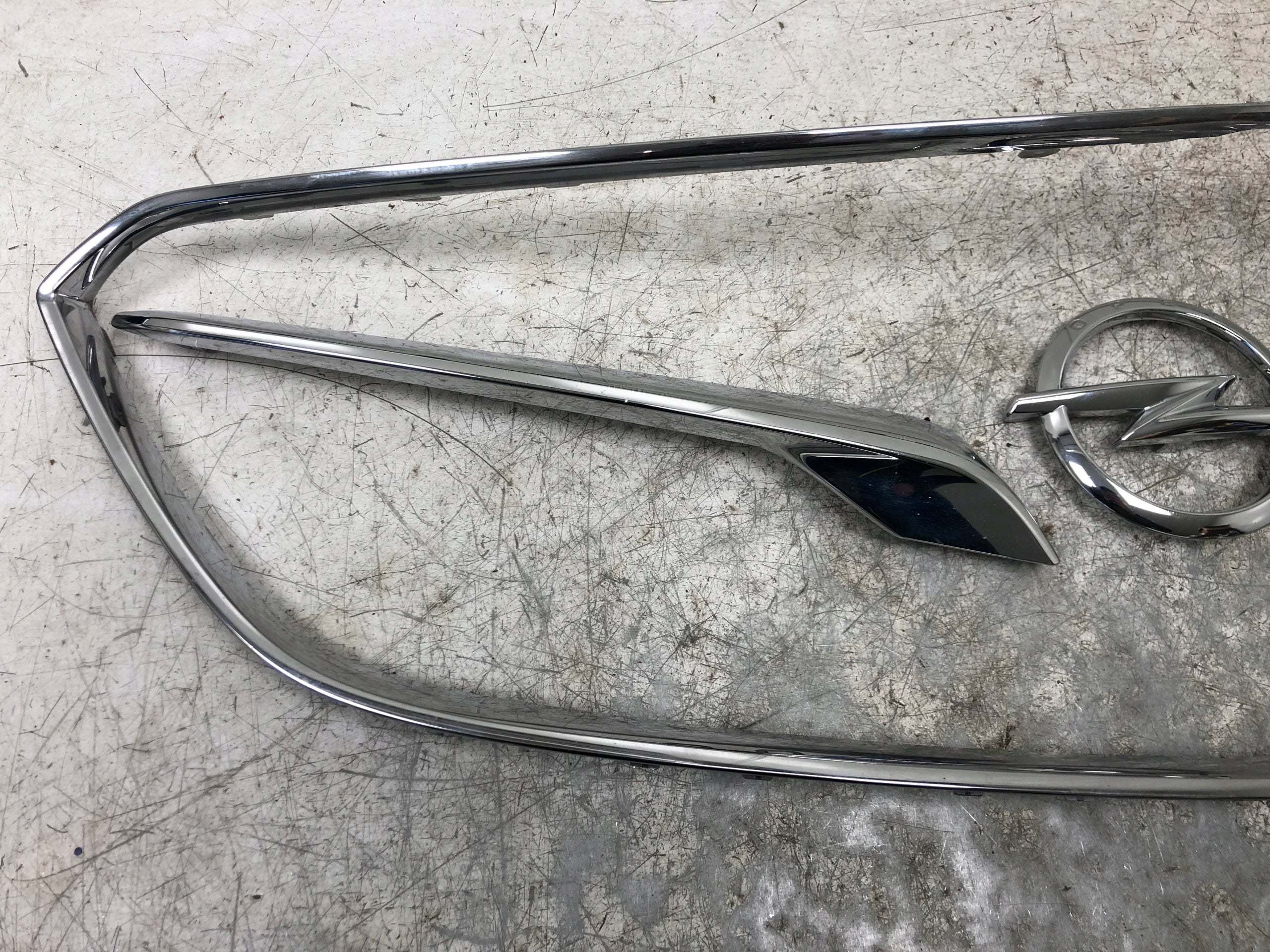 Kühlergrill Opel H E C K B L INSIGNIA FRONTGRILL 13491159 Kühlergitter