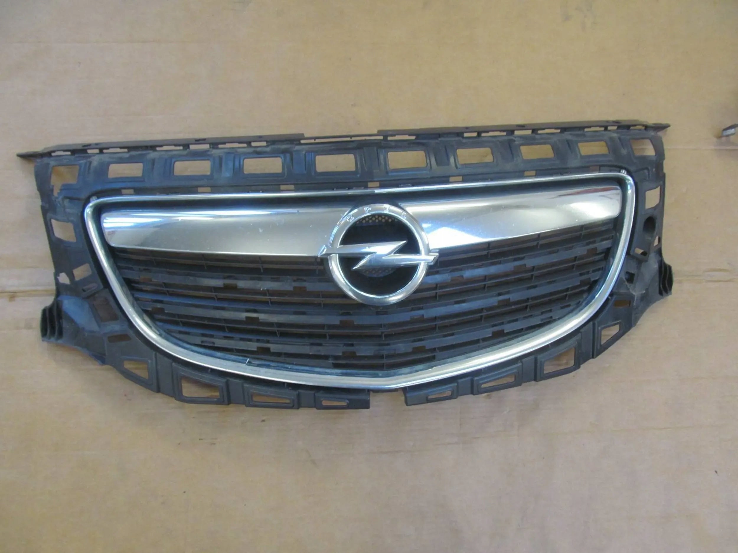  Kühlergrill Opel H 1 E C D K L INSIGNIA FRONTGRILL 13238420 Kühlergitter product image