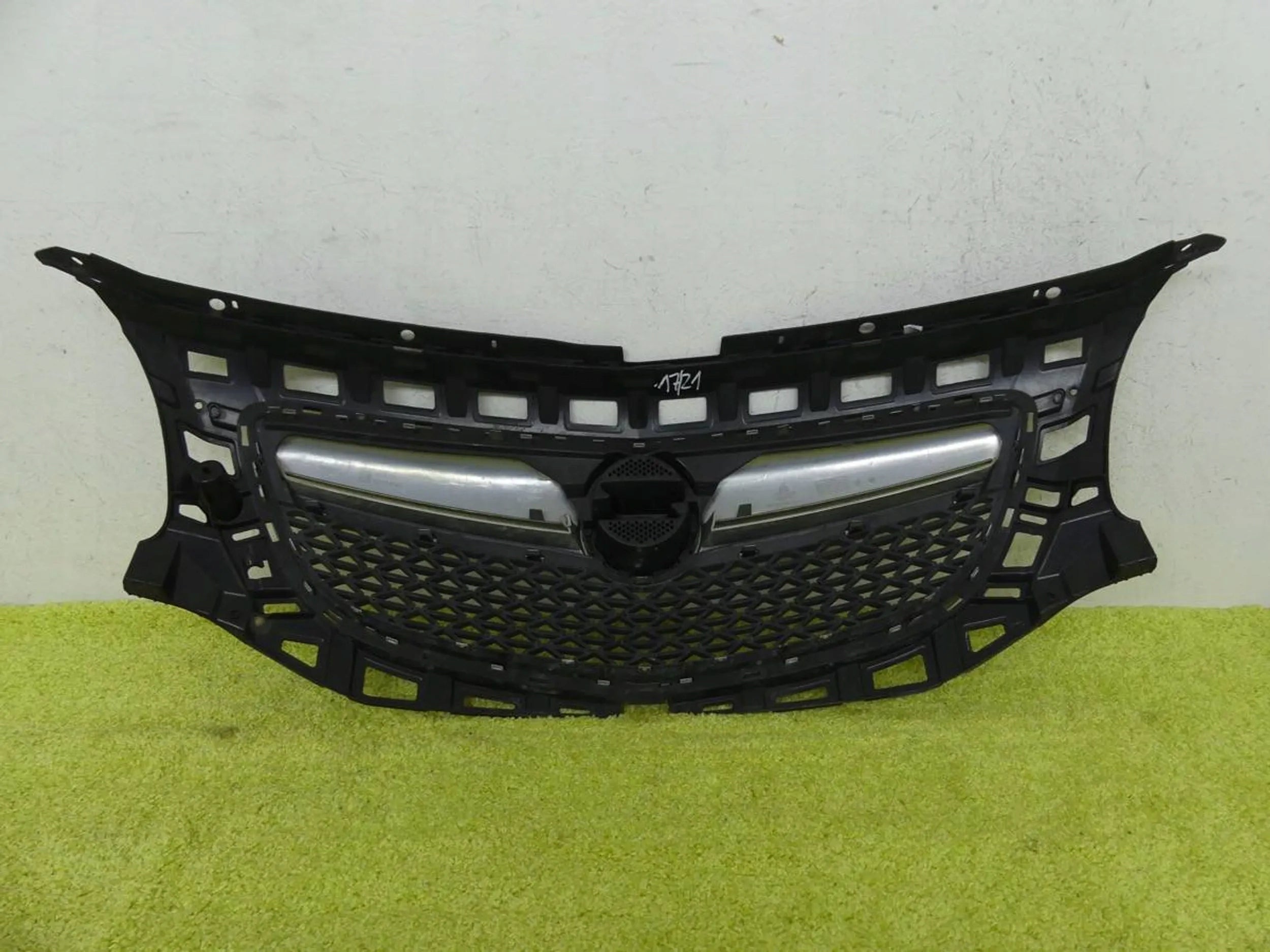 Kühlergrill Opel E C L INSIGNIA 1 I FRONTGRILL 13267852 Kühlergitter