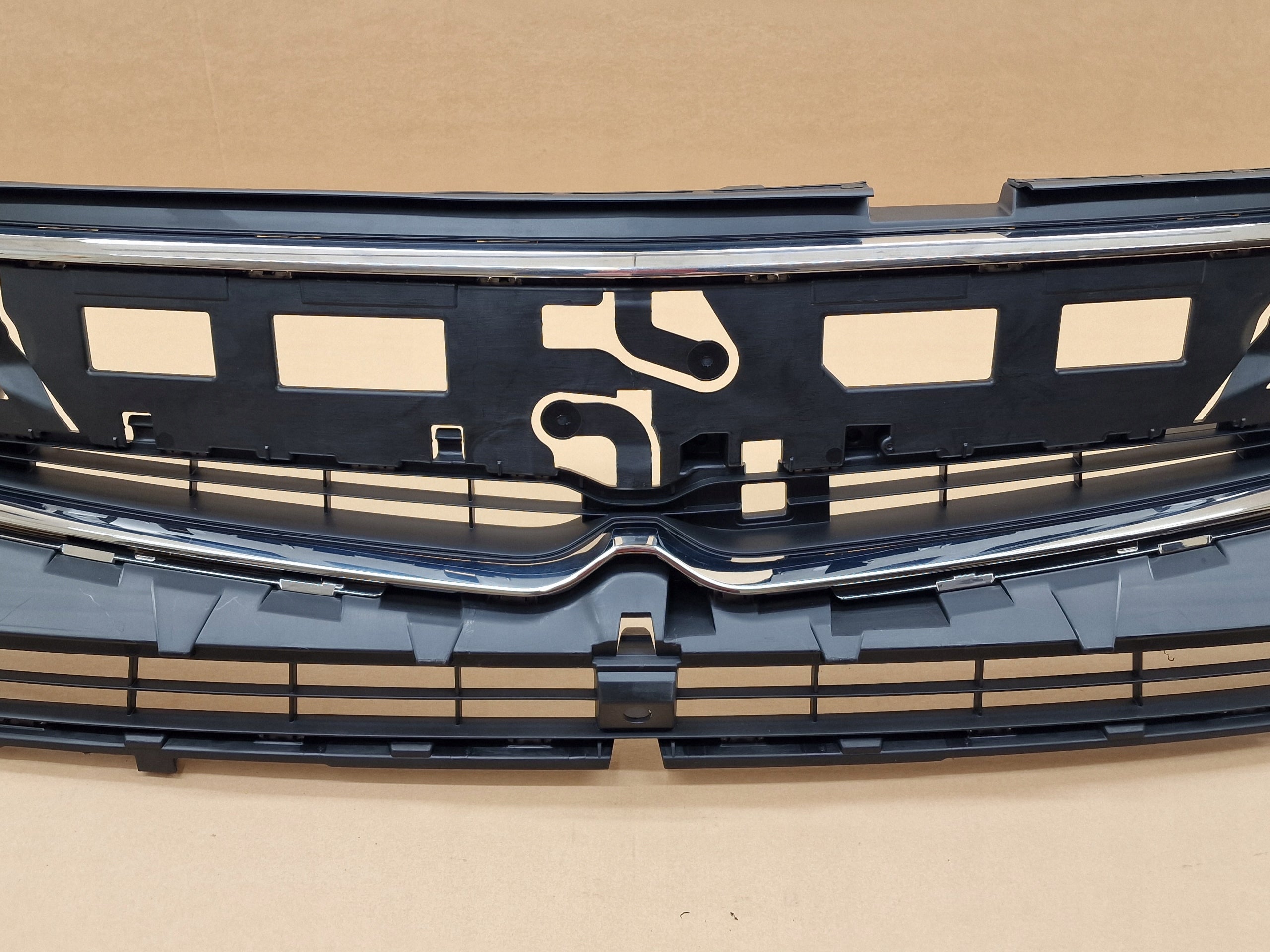 Kühlergrill Opel MOKKA H E C B L G FRONTGRILL 9840788877 Kühlergitter