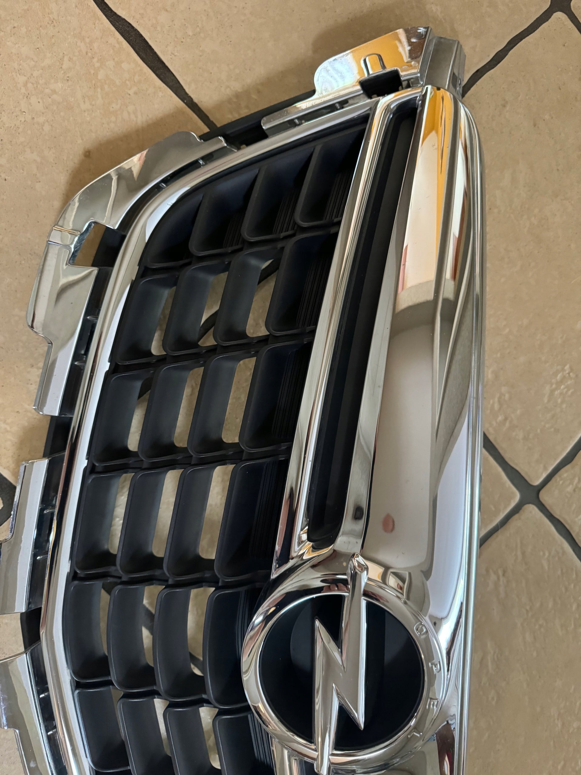 Kühlergrill Opel G L MOKKA E FRONTGRILL Kühlergitter