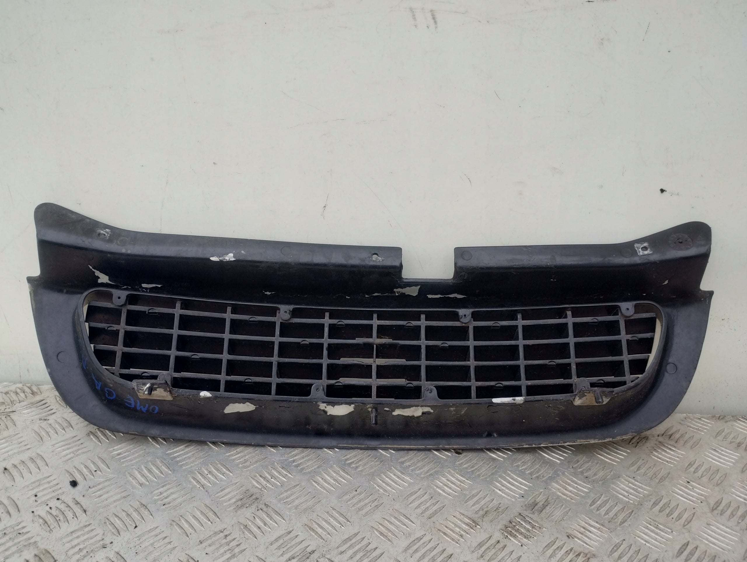 Kühlergrill Opel OMEGA H 1 C D B L FRONTGRILL Kühlergitter