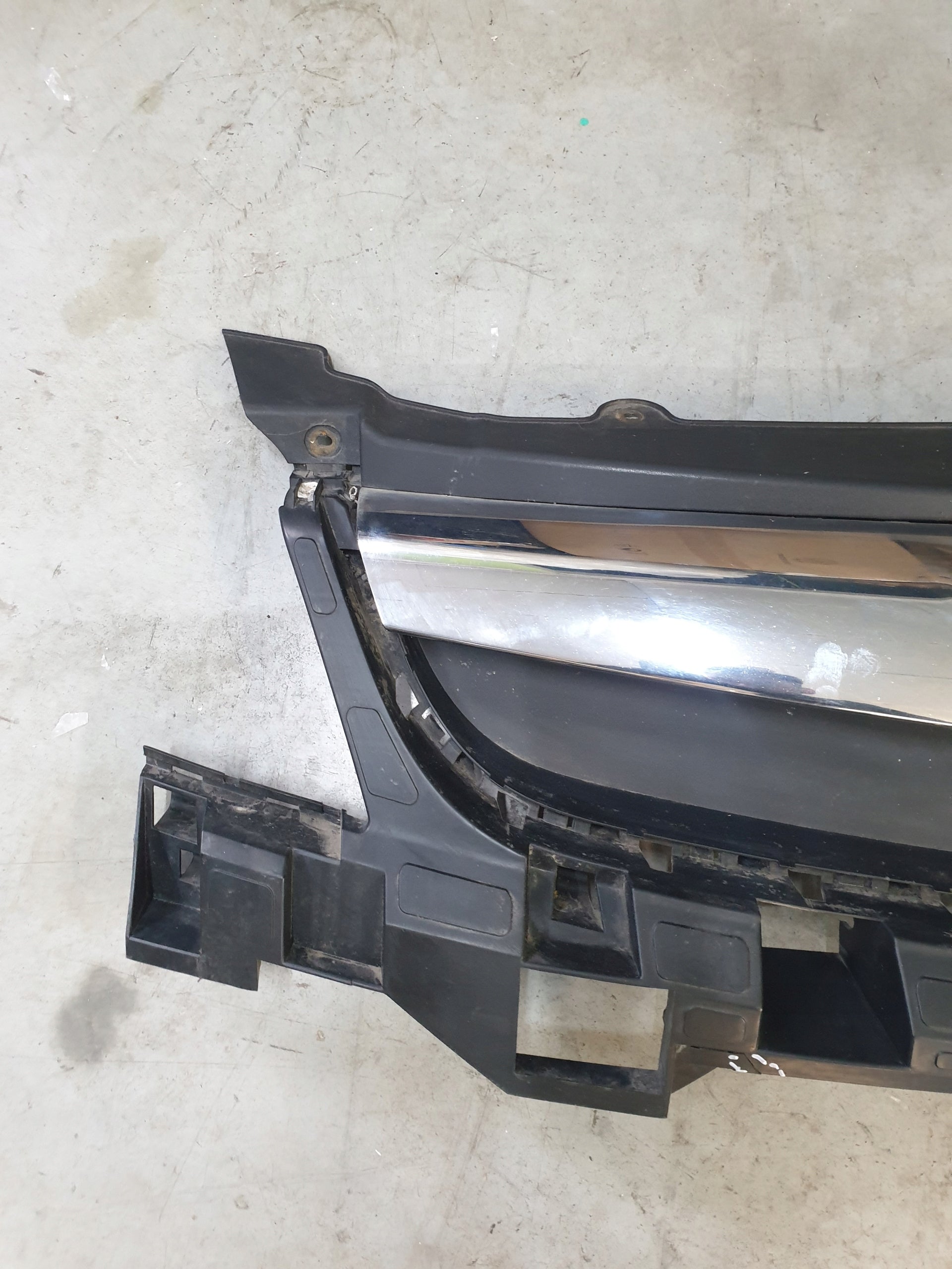 Kühlergrill Opel H 1 F VECTRA L G FRONTGRILL 13260028 Kühlergitter