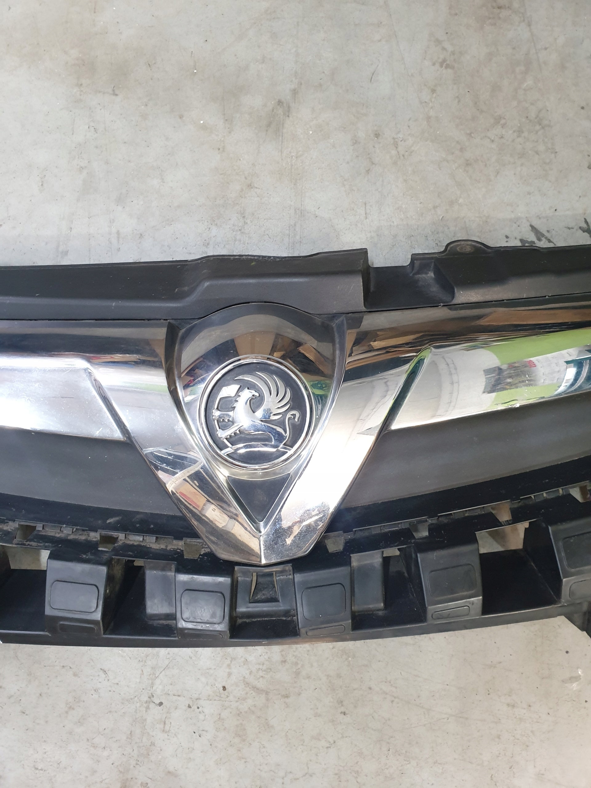 Kühlergrill Opel H 1 F VECTRA L G FRONTGRILL 13260028 Kühlergitter