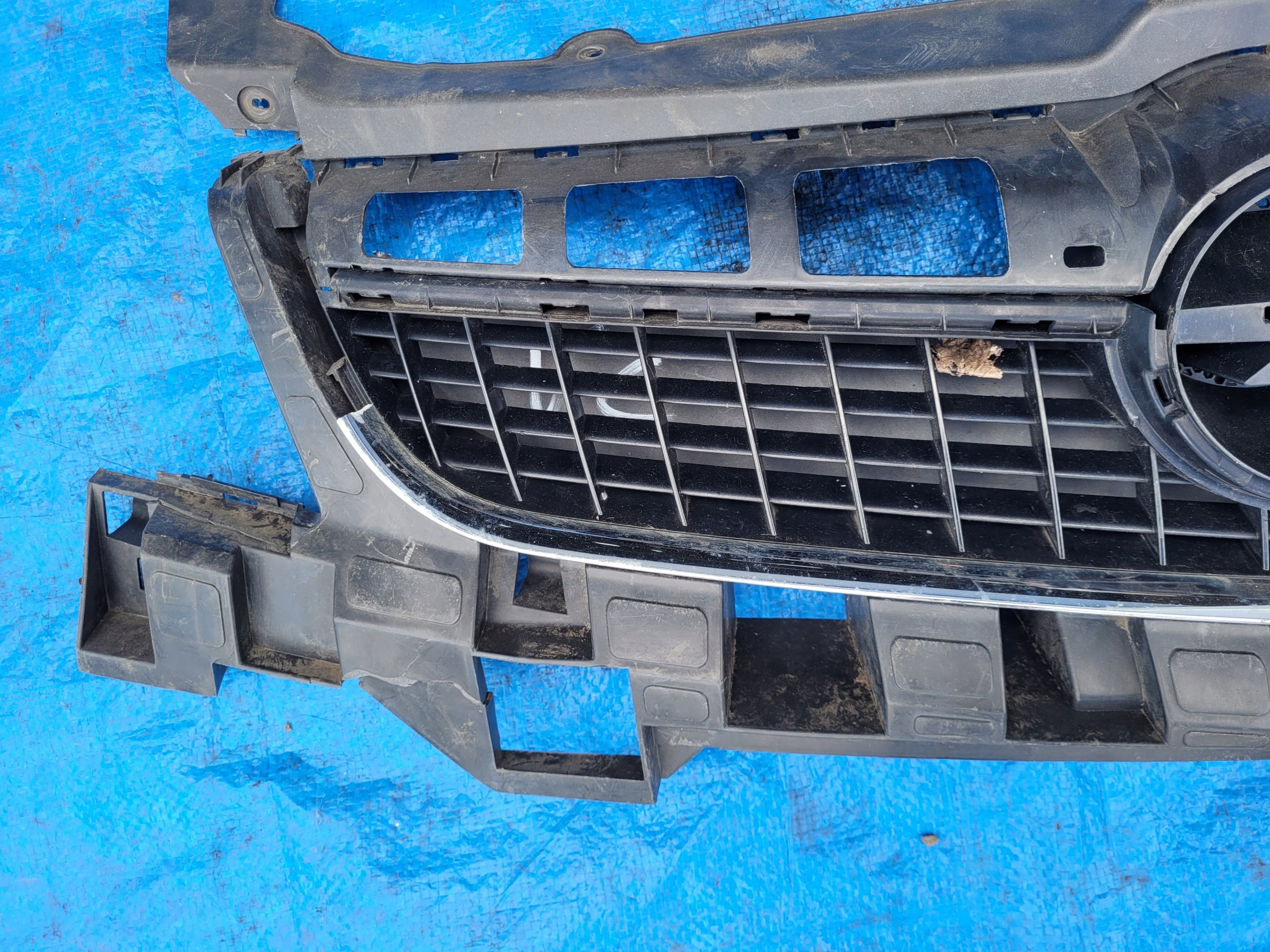 Kühlergrill Opel K G L H 1 F VECTRA D FRONTGRILL 13260028 Kühlergitter