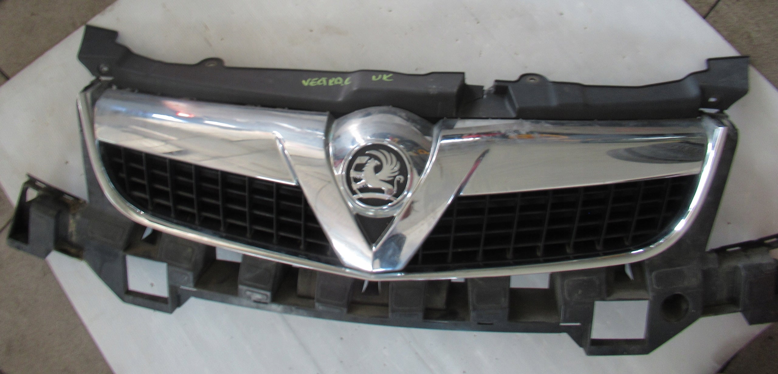 Kühlergrill Opel H 1 D VECTRA L G FRONTGRILL 13260028 Kühlergitter