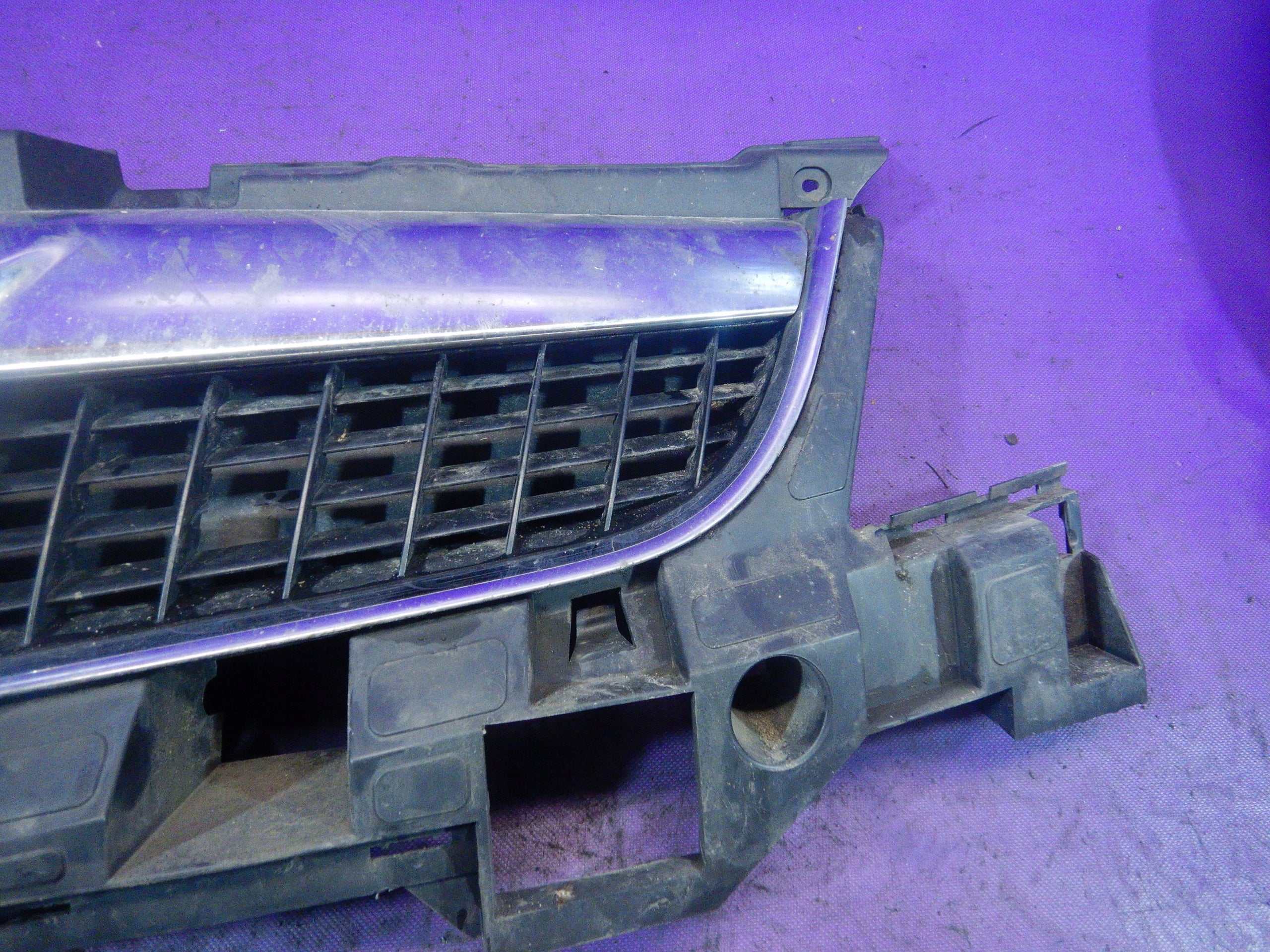 Kühlergrill Opel H 1 F VECTRA L G FRONTGRILL 13260028 Kühlergitter