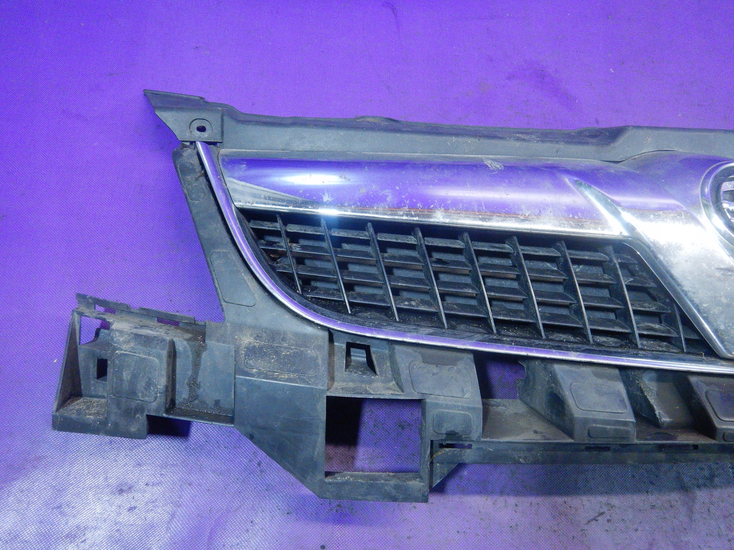 Kühlergrill Opel H 1 F VECTRA L G FRONTGRILL 13260028 Kühlergitter