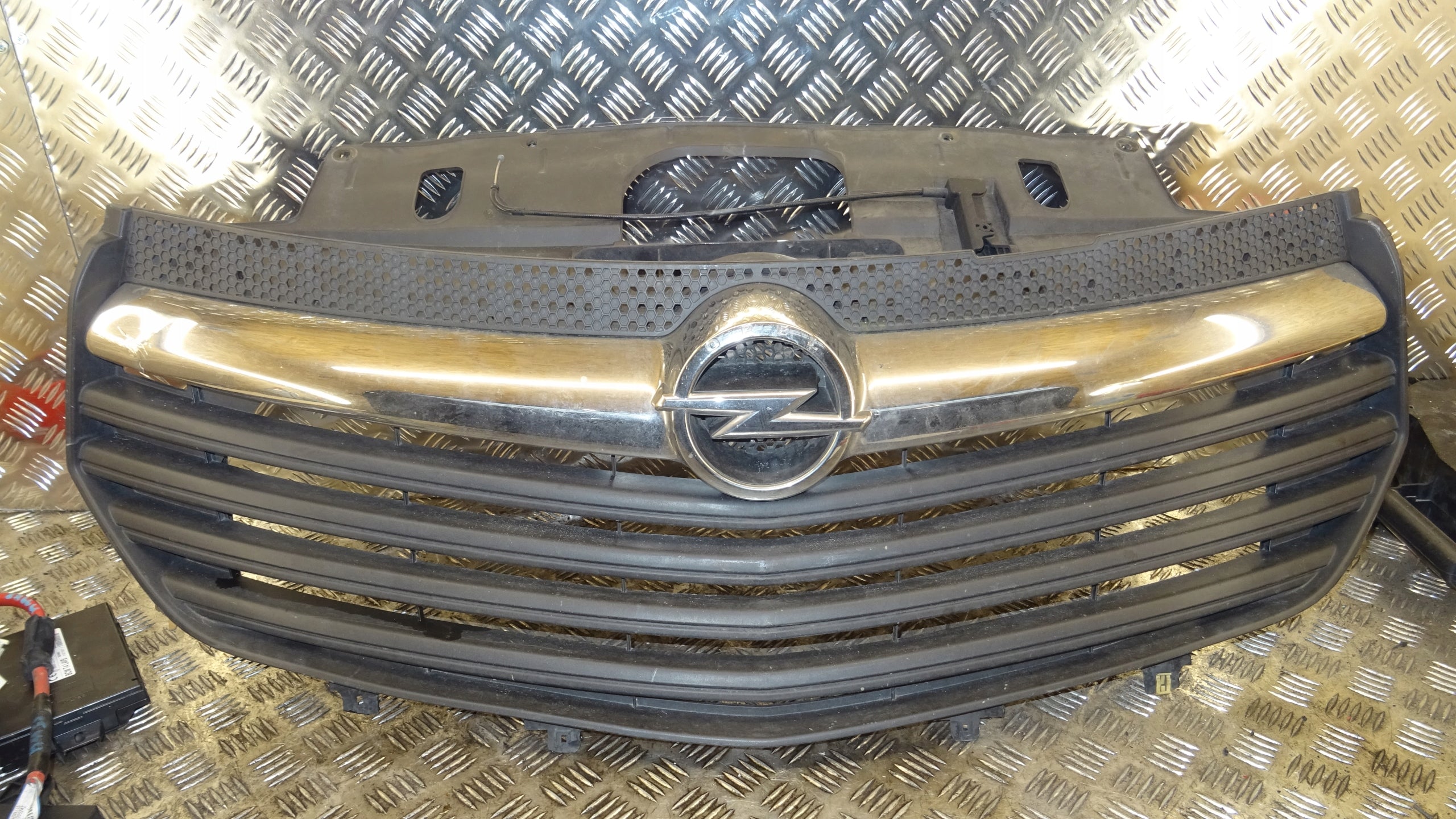  Kühlergrill Opel 1 VIVARO E D B L G FRONTGRILL Kühlergitter product image