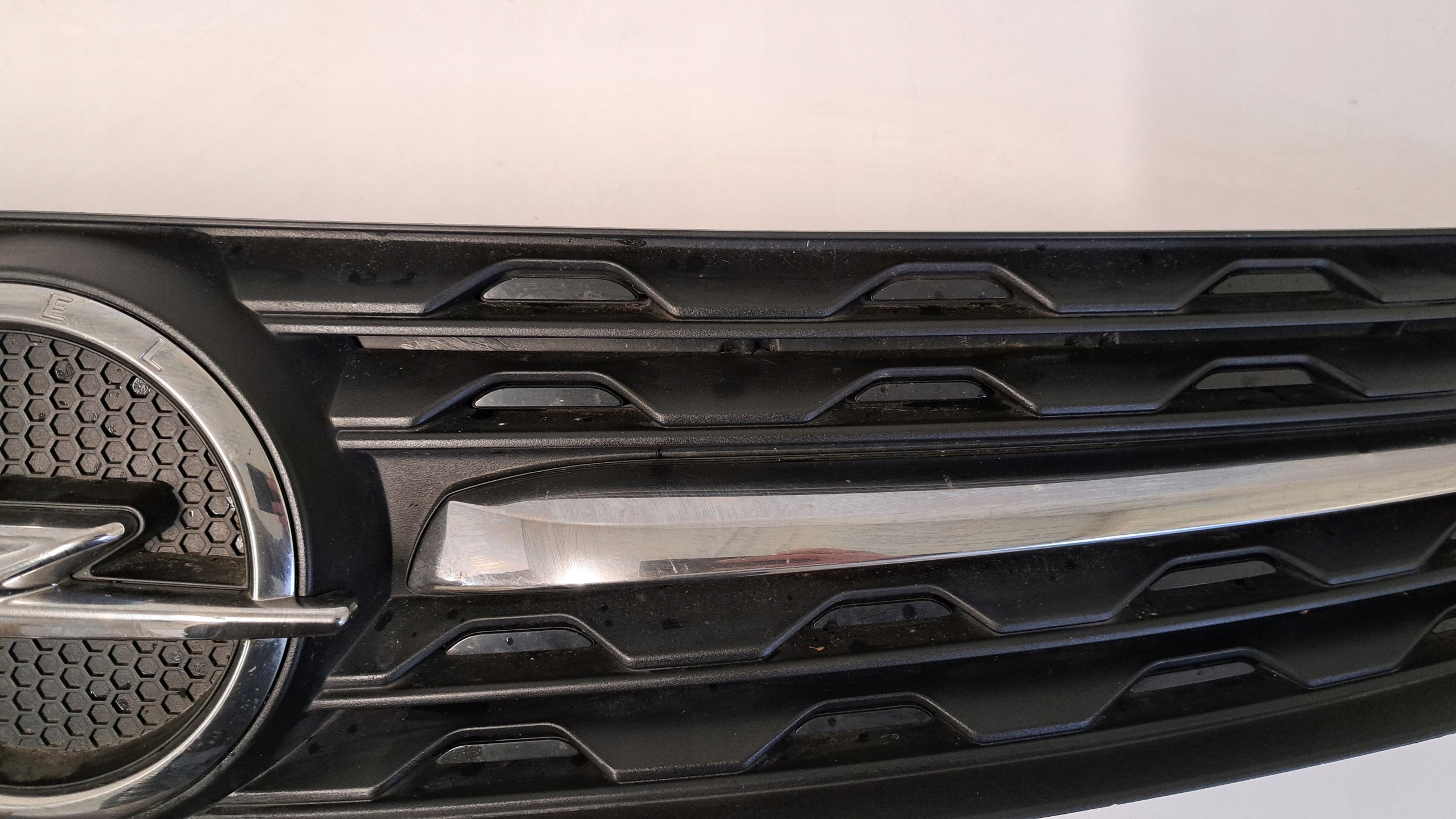 Kühlergrill Opel H VIVARO C 1 E ZAFIRA D K L G FRONTGRILL 39201547 Kühlergitter