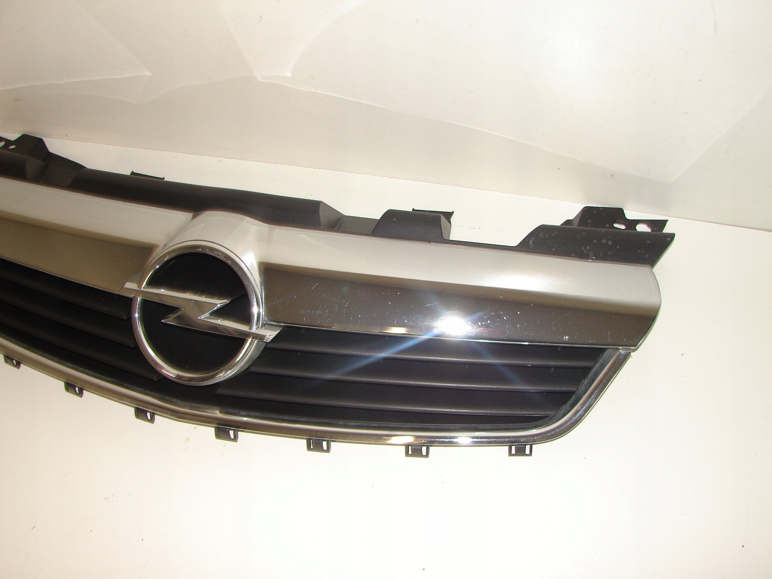 Kühlergrill Opel E ZAFIRA K B L G FRONTGRILL 13157590 Kühlergitter