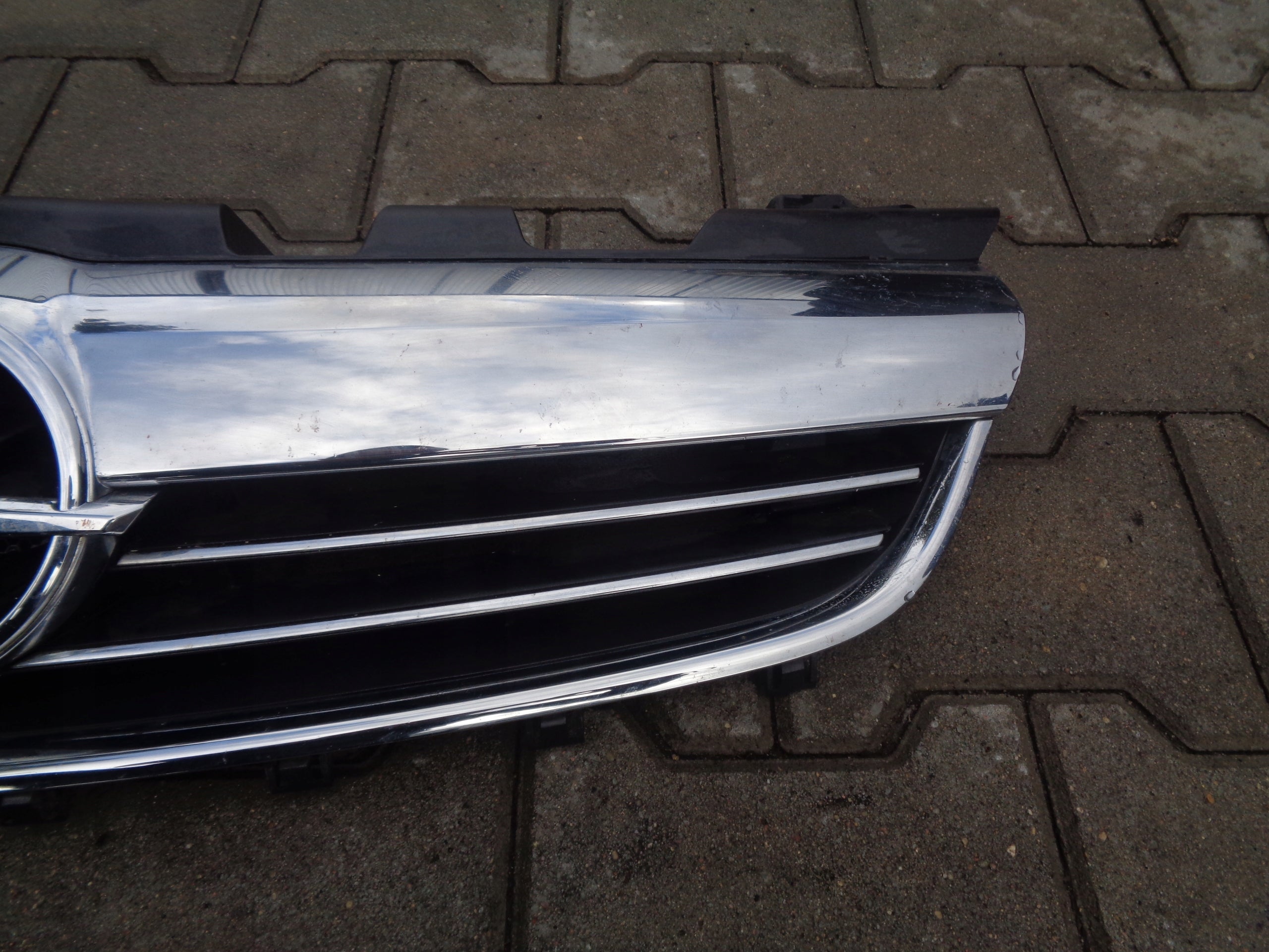 Kühlergrill Opel 1 E ZAFIRA B L G FRONTGRILL 13247331 Kühlergitter