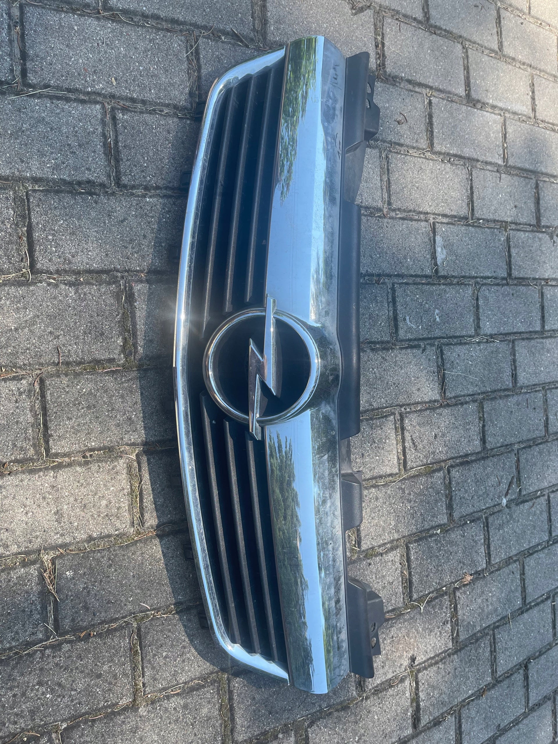  Radiator grille Opel E ZAFIRA BLG FRONTGRILL Radiator grille  product image