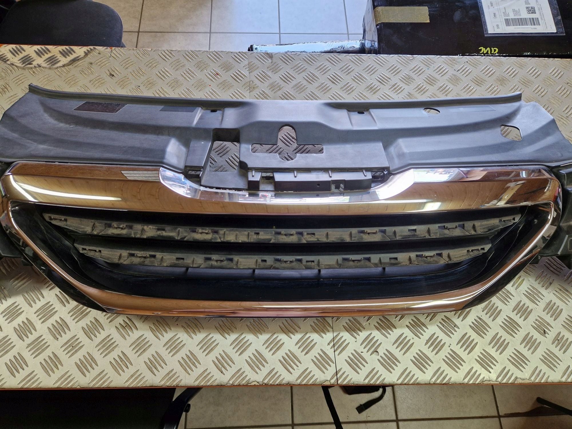 Kühlergrill Peugeot PEUGEOT 2008 I FRONTGRILL 9678490677 Kühlergitter