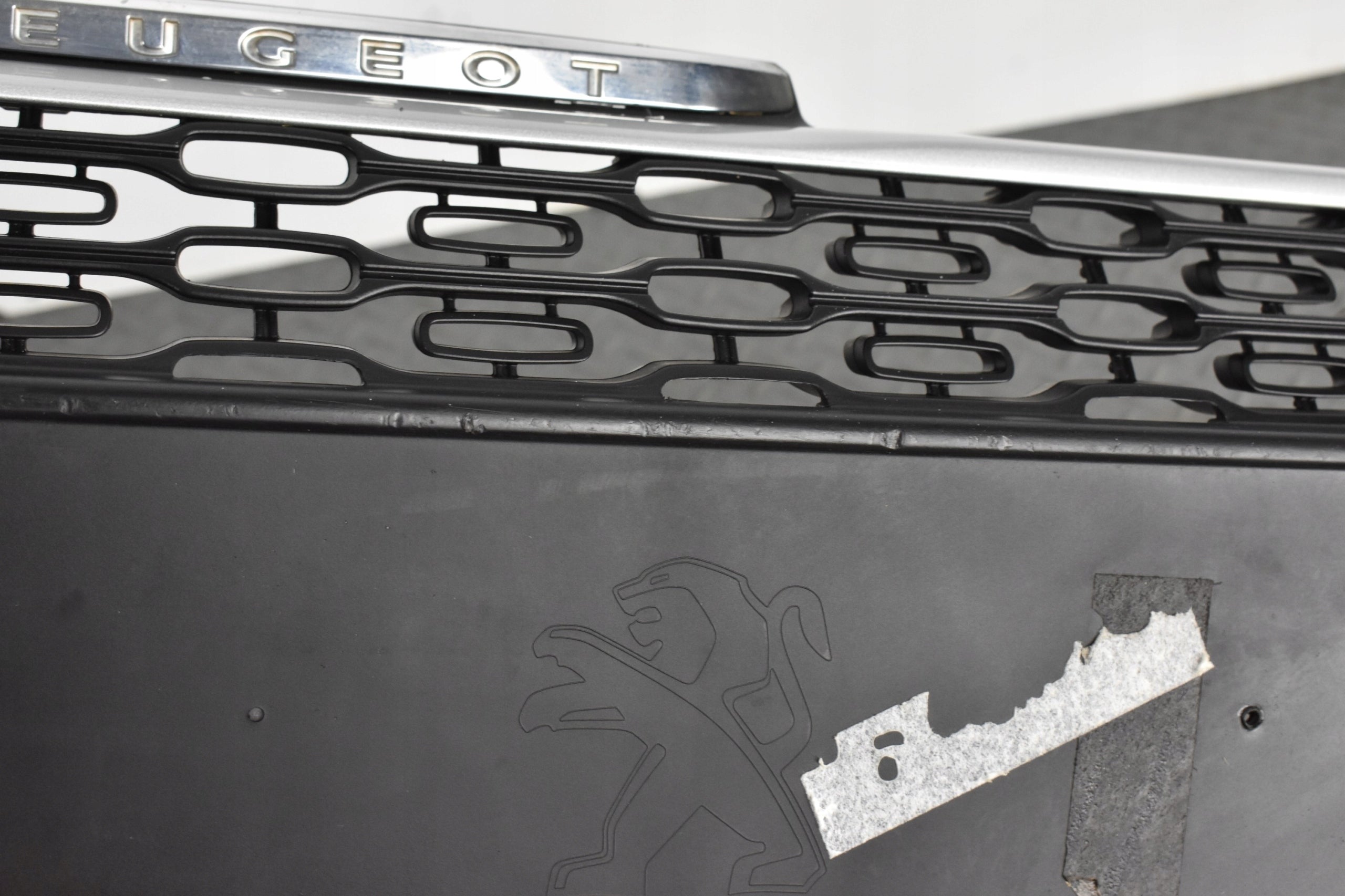 Kühlergrill Peugeot 208 I PEUGEOT 208 FRONTGRILL 9672794377 Kühlergitter