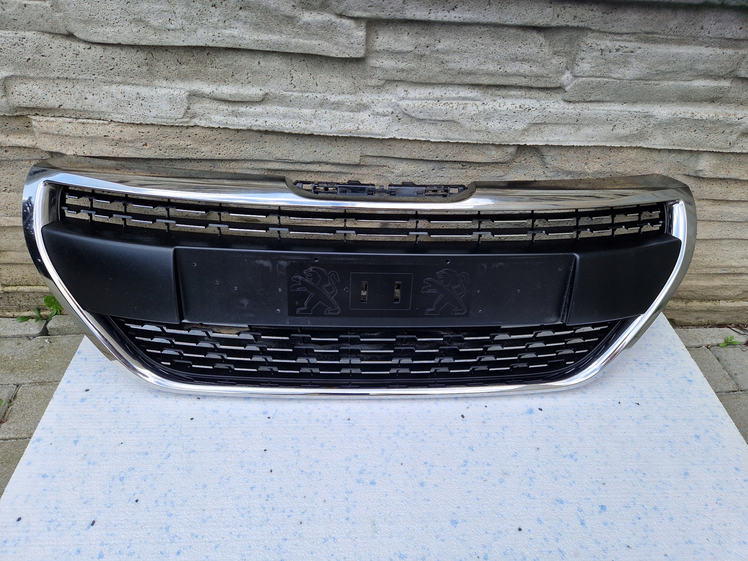 Kühlergrill Peugeot PEUGEOT 208 FRONTGRILL 9810535677 Kühlergitter