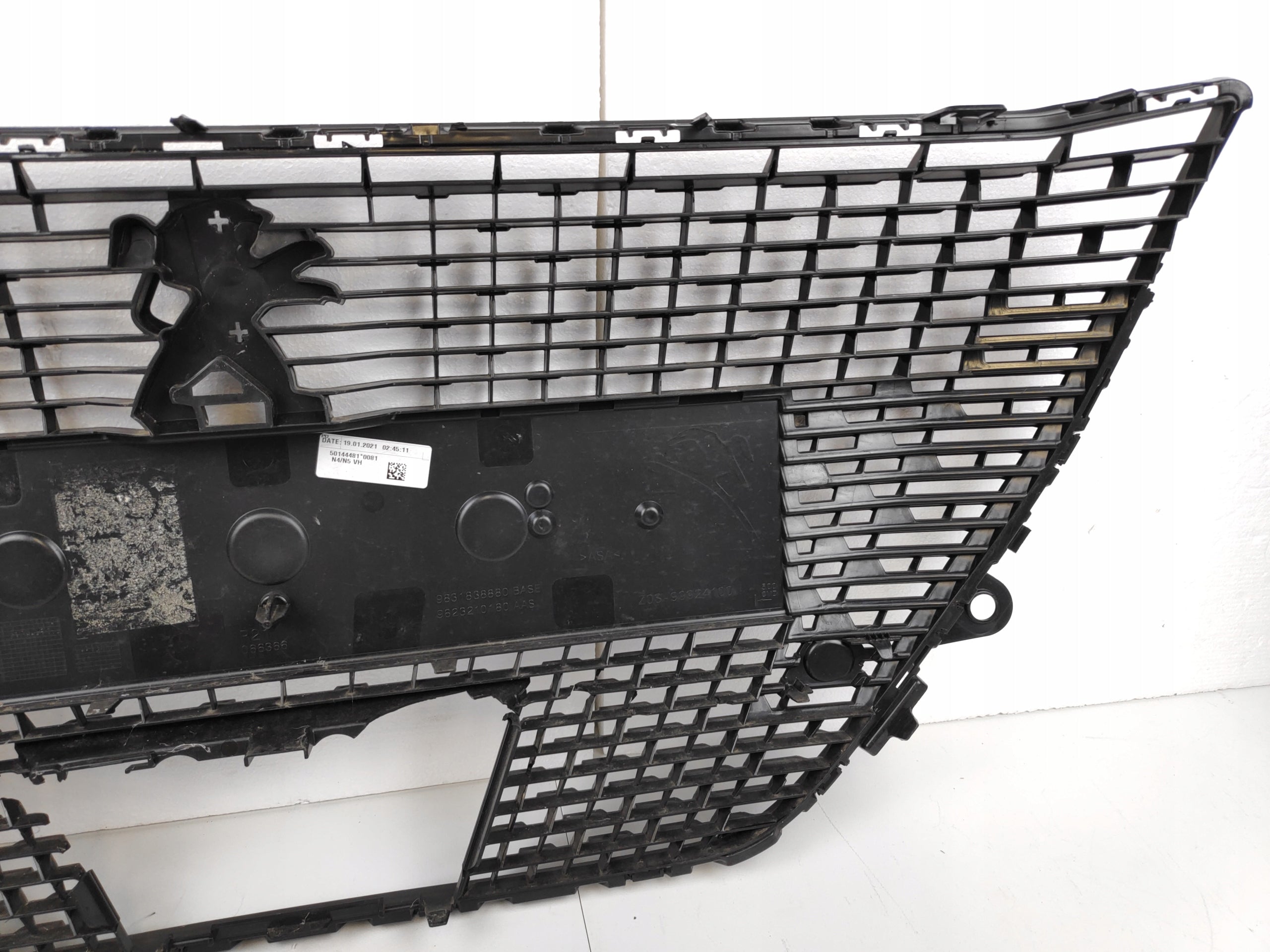 Kühlergrill Peugeot PEUGEOT 208 II FRONTGRILL 9831838880 Kühlergitter