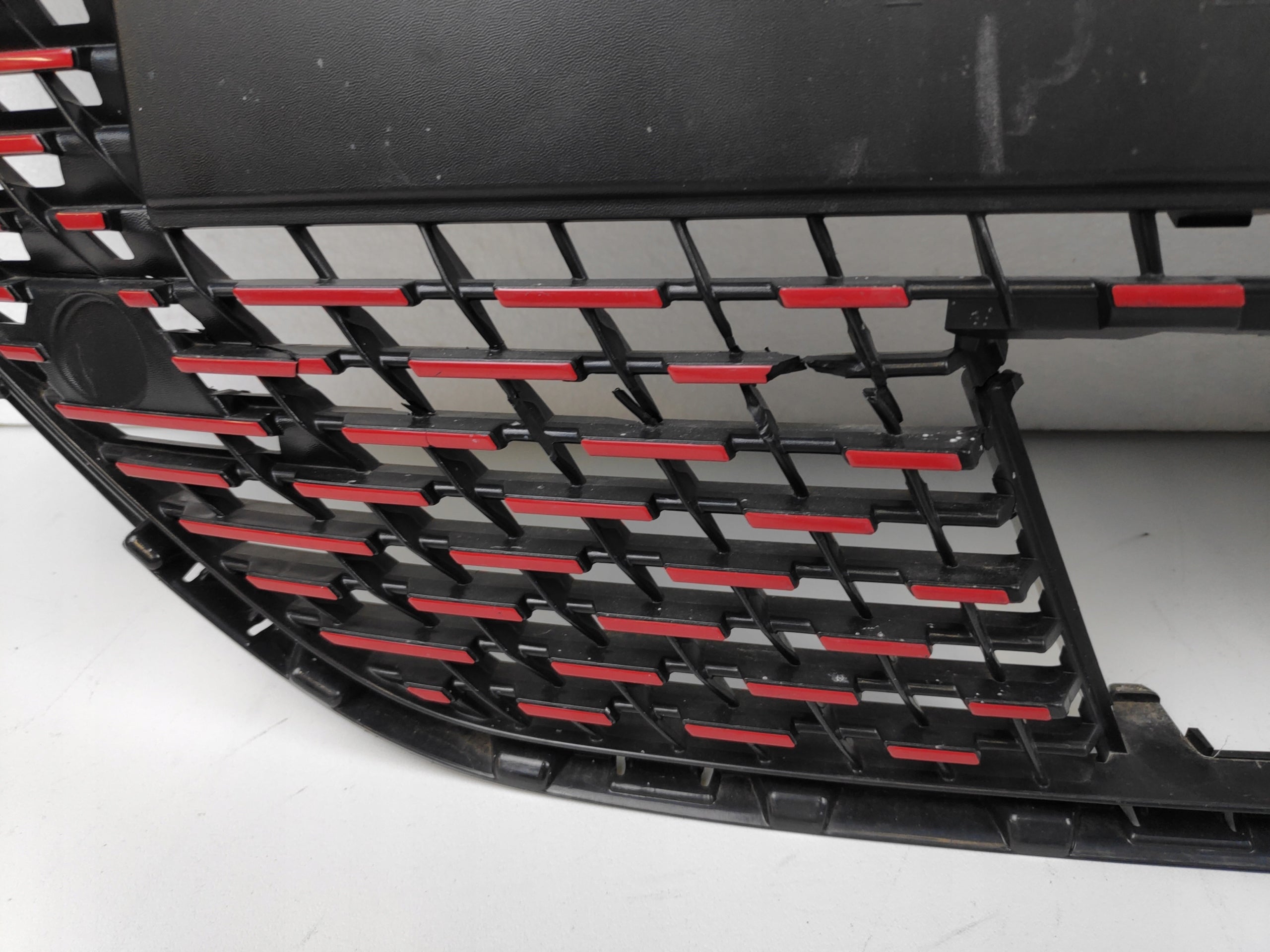 Kühlergrill Peugeot PEUGEOT 208 II FRONTGRILL 9831838880 Kühlergitter