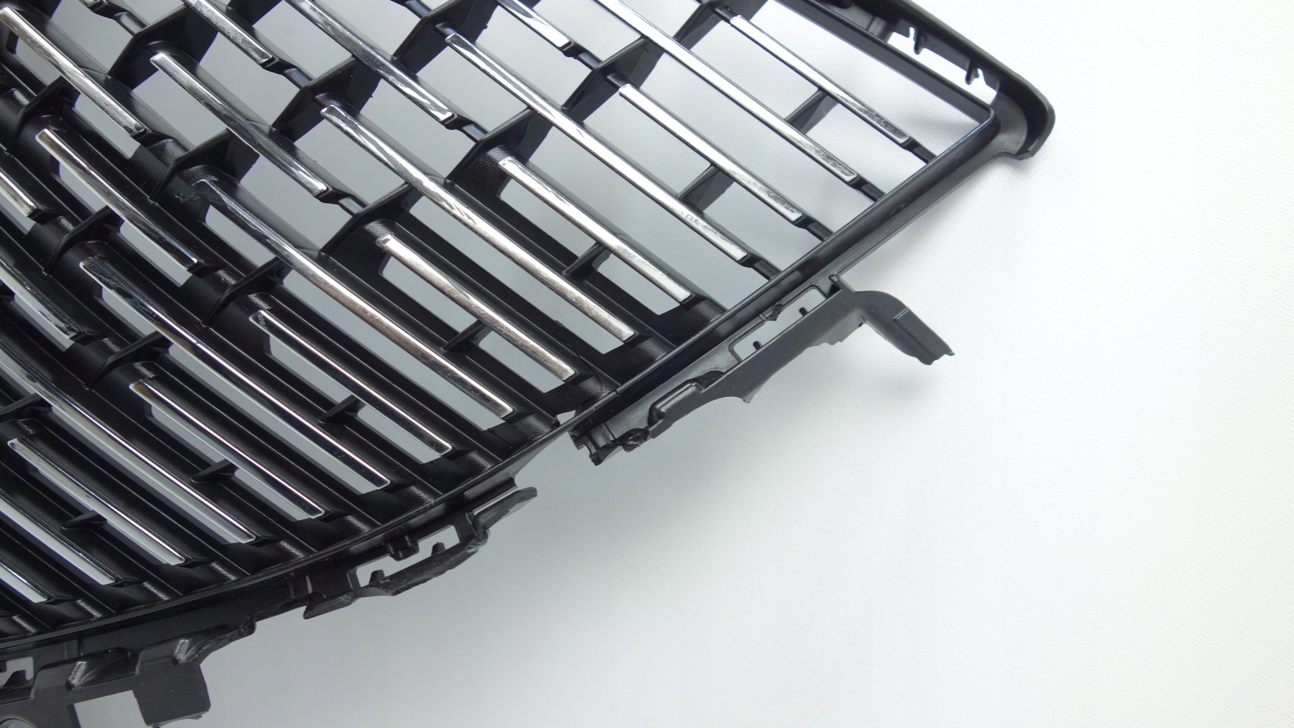 Kühlergrill Peugeot PEUGEOT 208 FRONTGRILL 9831838880 Kühlergitter