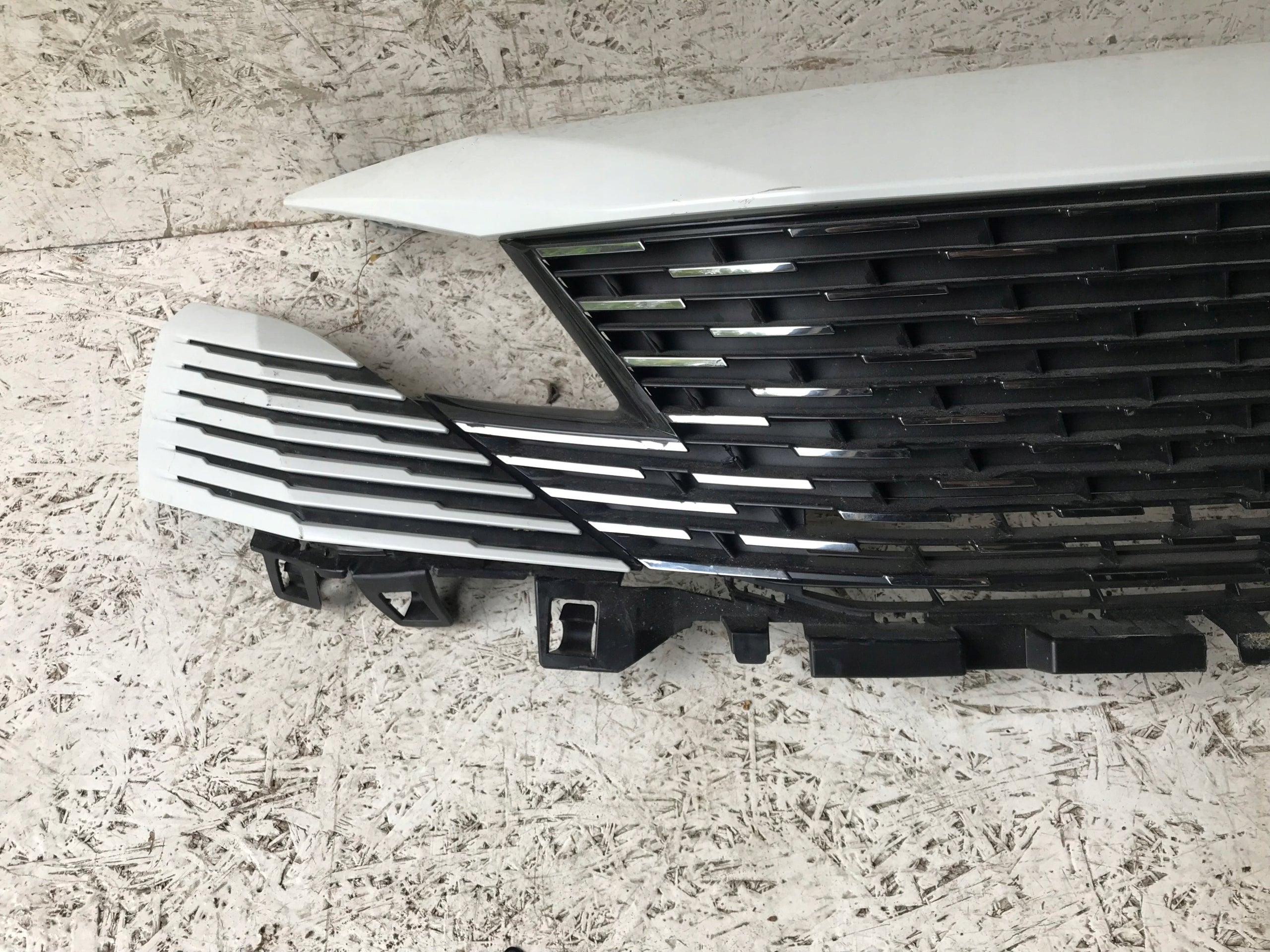 Kühlergrill Peugeot 3008 FRONTGRILL Kühlergitter