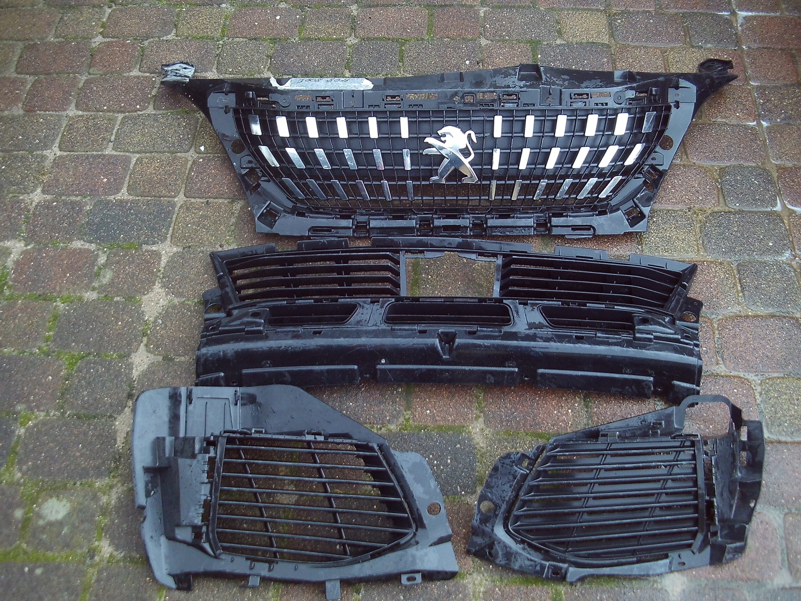  Kühlergrill Peugeot PEUGEOT 3008 I 3008 II FRONTGRILL Kühlergitter product image