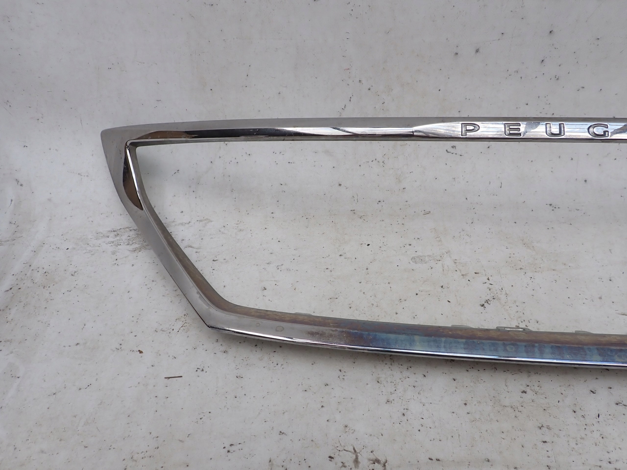 Kühlergrill Peugeot 3008 5008 II FRONTGRILL 9811016977 Kühlergitter