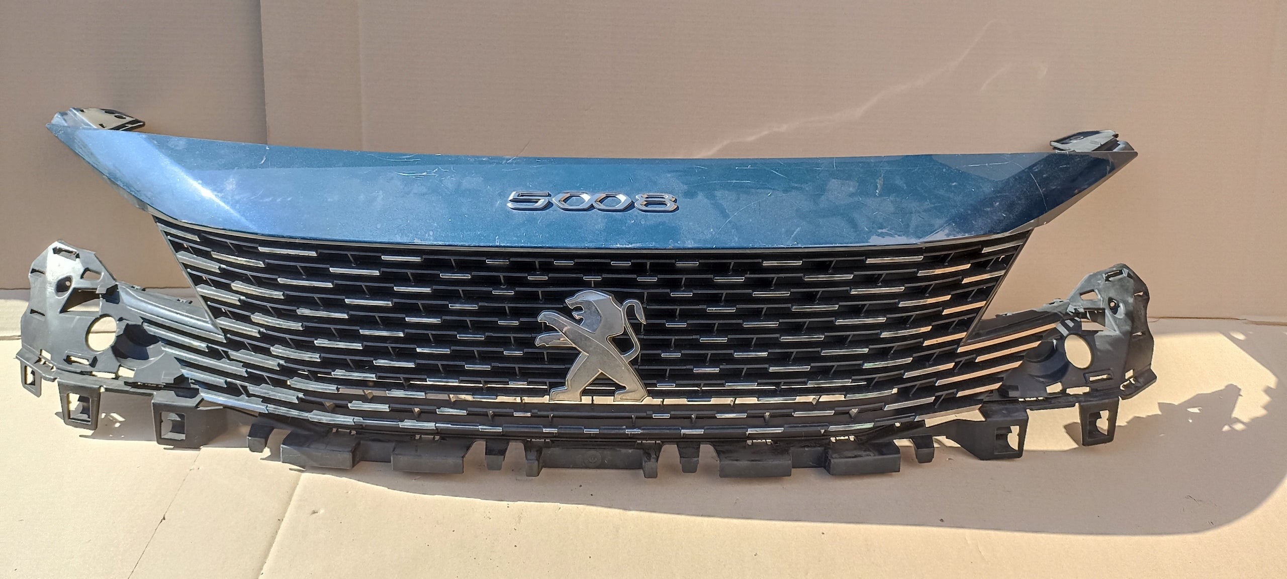 Kühlergrill Peugeot 3008 5008 FRONTGRILL 9836828477 Kühlergitter