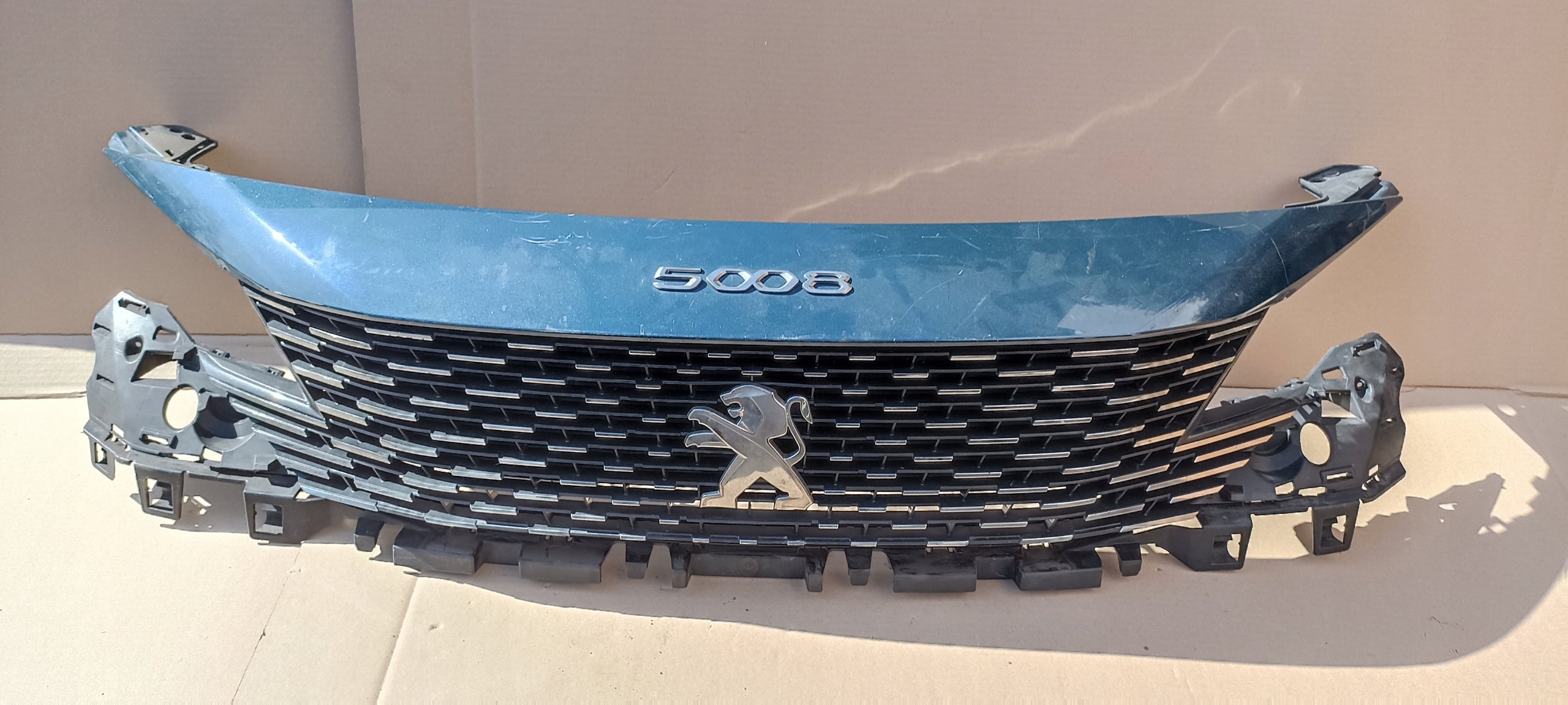 Kühlergrill Peugeot 3008 5008 FRONTGRILL 9836828477 Kühlergitter