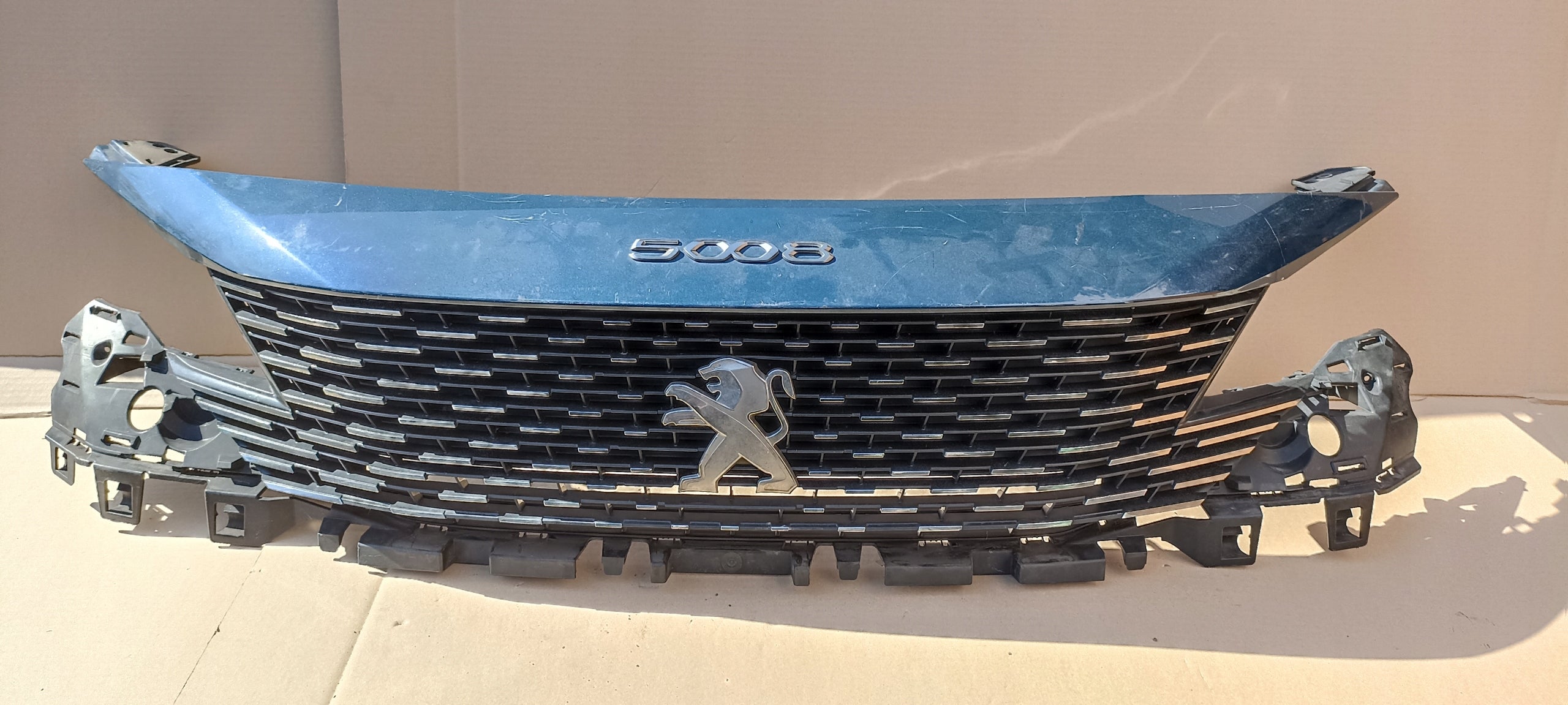 Kühlergrill Peugeot 3008 5008 FRONTGRILL 9836828477 Kühlergitter