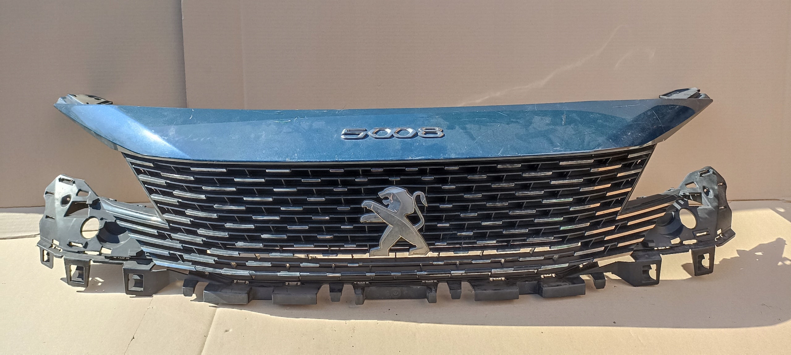 Kühlergrill Peugeot 3008 5008 FRONTGRILL 9836828477 Kühlergitter