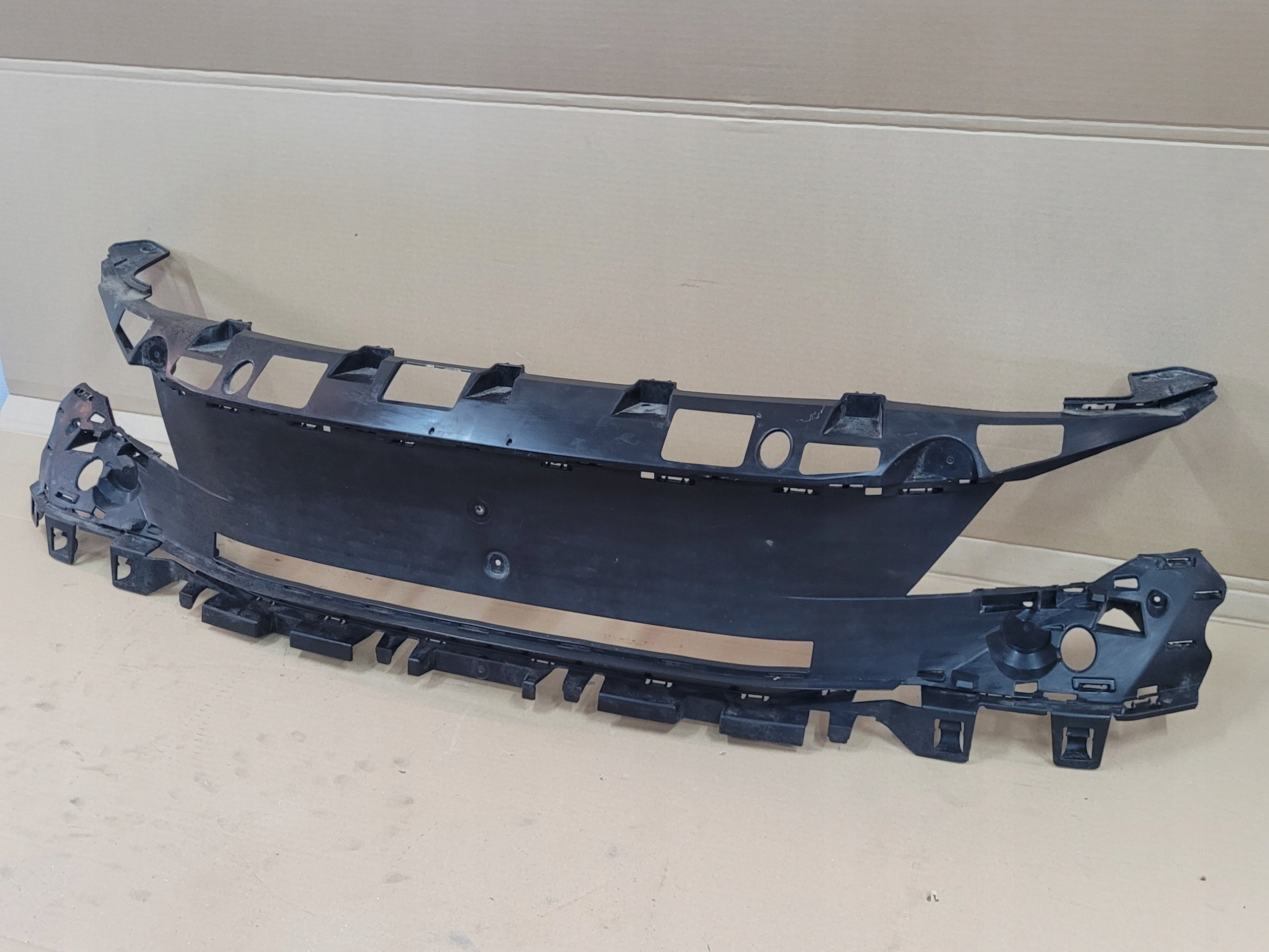 Peugeot 3008 II PEUGEOT 3008 I 5008 II FRONTGRILL 9836828477