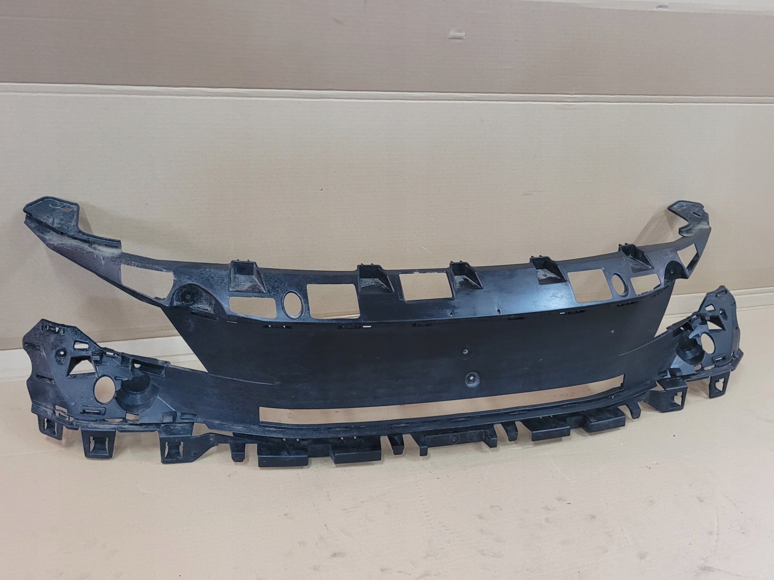 Peugeot 3008 II PEUGEOT 3008 I 5008 II FRONTGRILL 9836828477