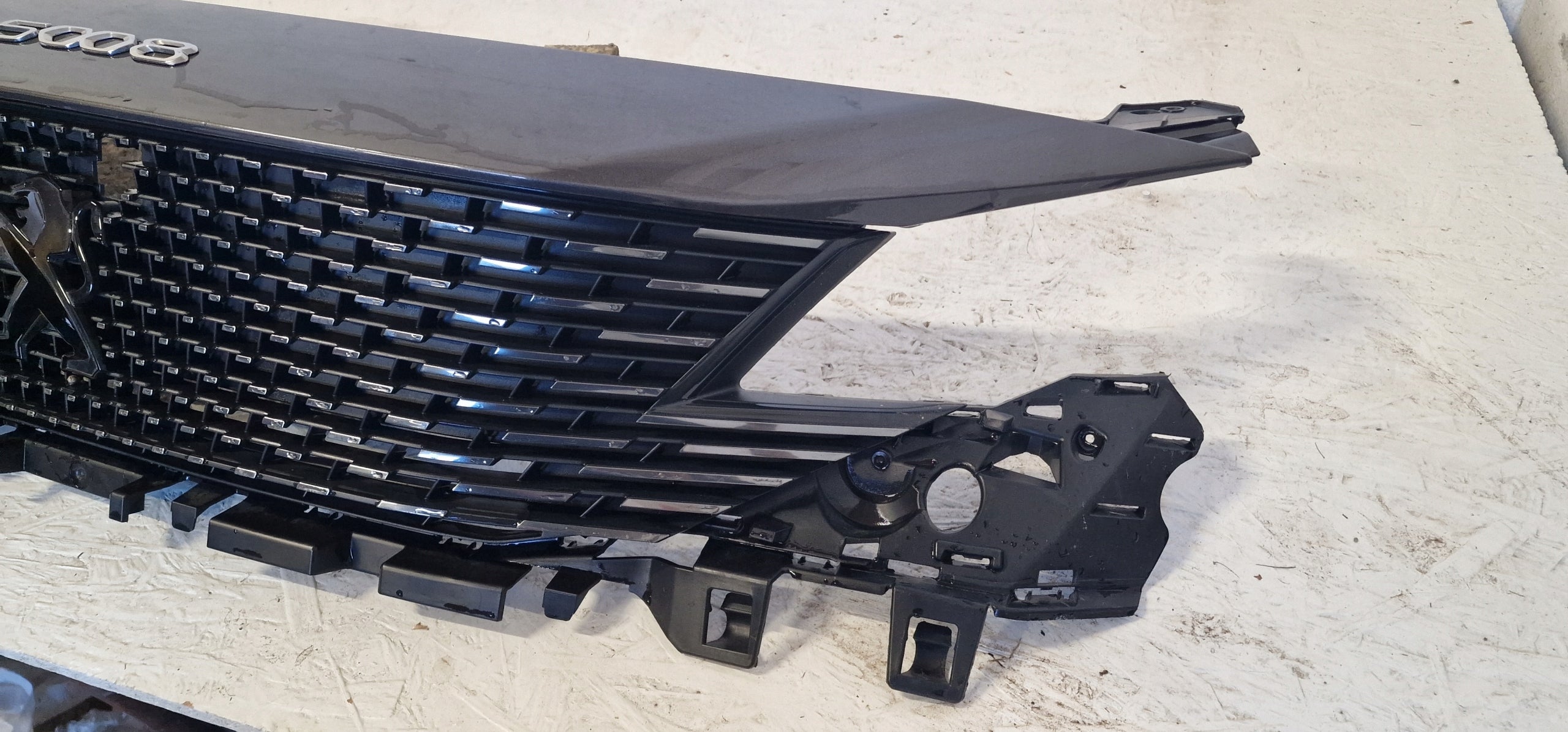 Kühlergrill Peugeot 3008 5008 FRONTGRILL 9836828477 Kühlergitter