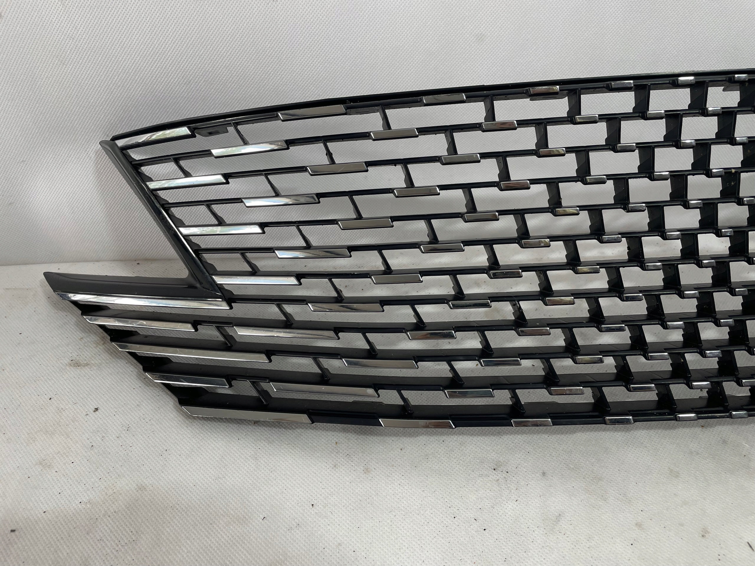 Peugeot 5008 II PEUGEOT 3008 I 3008 II FRONTGRILL 9836842277