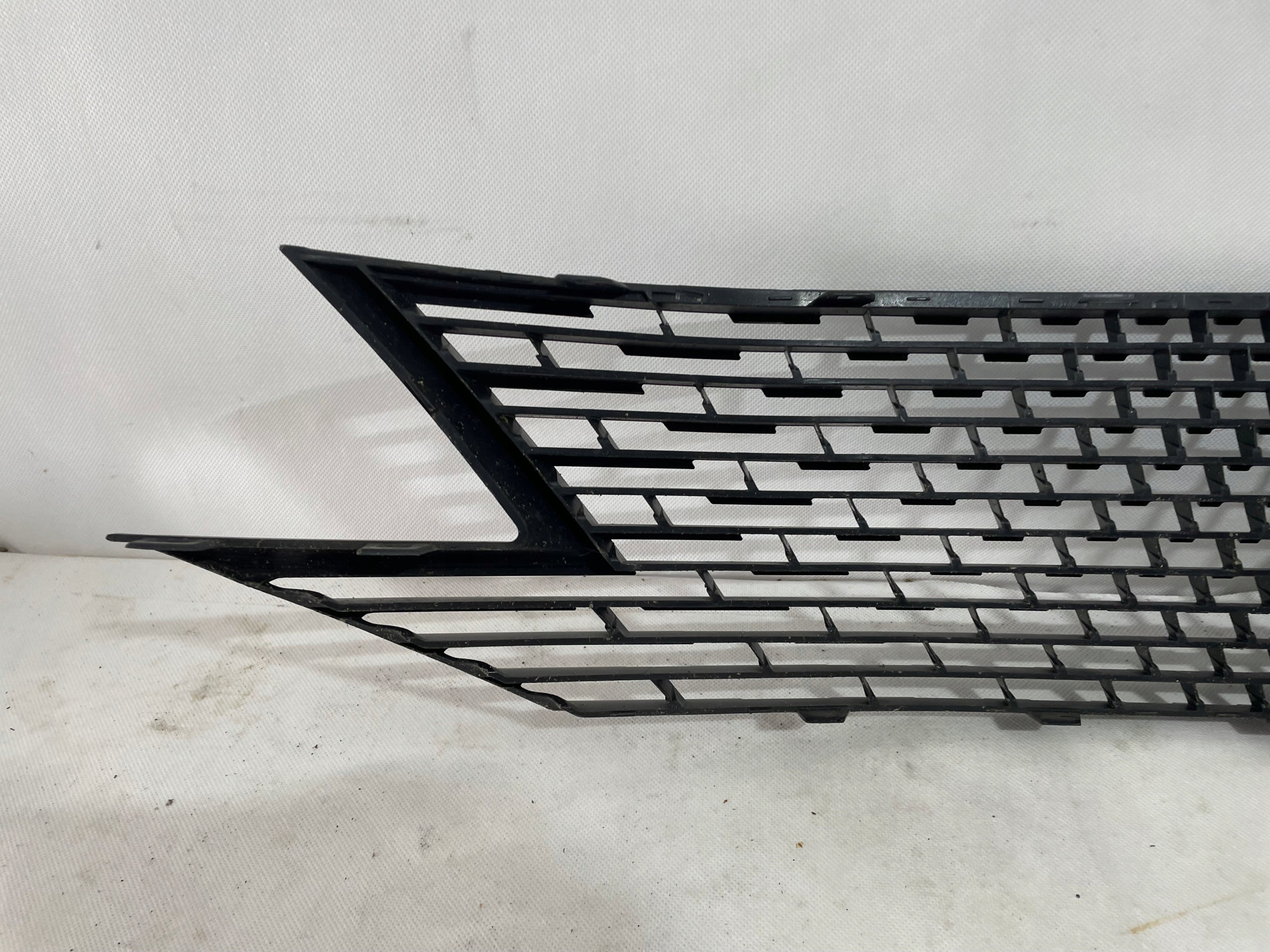 Peugeot 5008 II PEUGEOT 3008 I 3008 II FRONTGRILL 9836842277