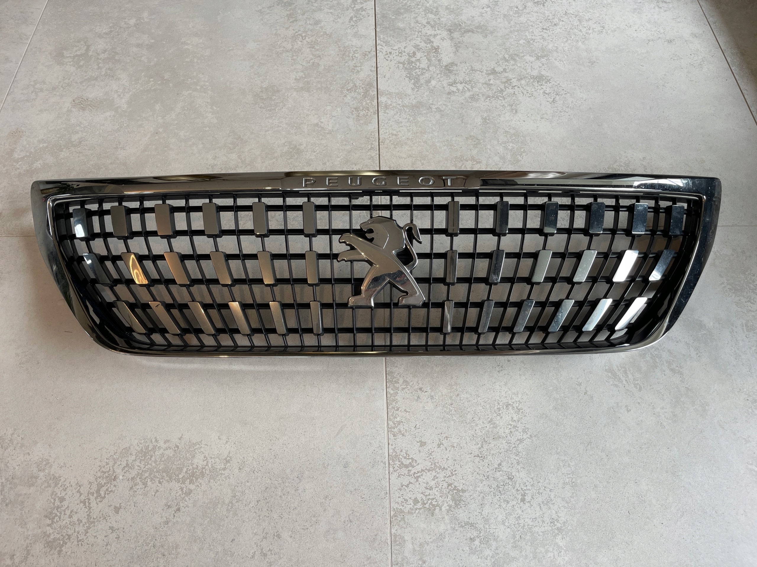 Kühlergrill Peugeot PEUGEOT 3008 I 3008 II 5008 FRONTGRILL Kühlergitter