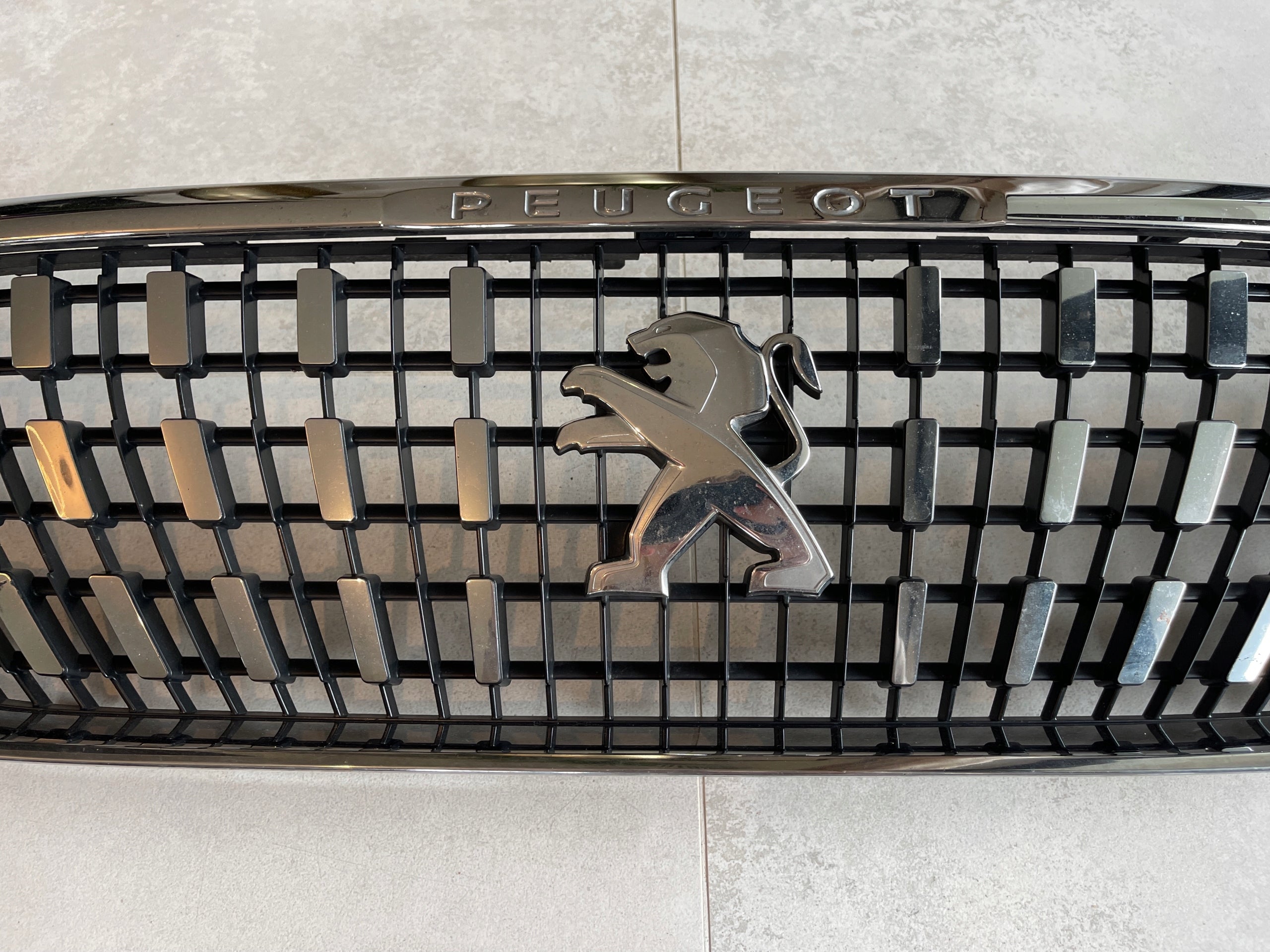 Kühlergrill Peugeot PEUGEOT 3008 I 3008 II 5008 FRONTGRILL Kühlergitter