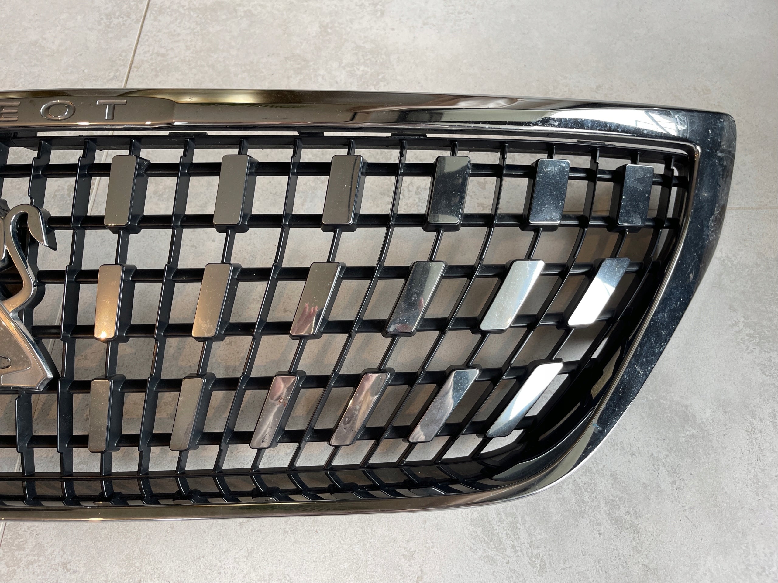 Kühlergrill Peugeot PEUGEOT 3008 I 3008 II 5008 FRONTGRILL Kühlergitter