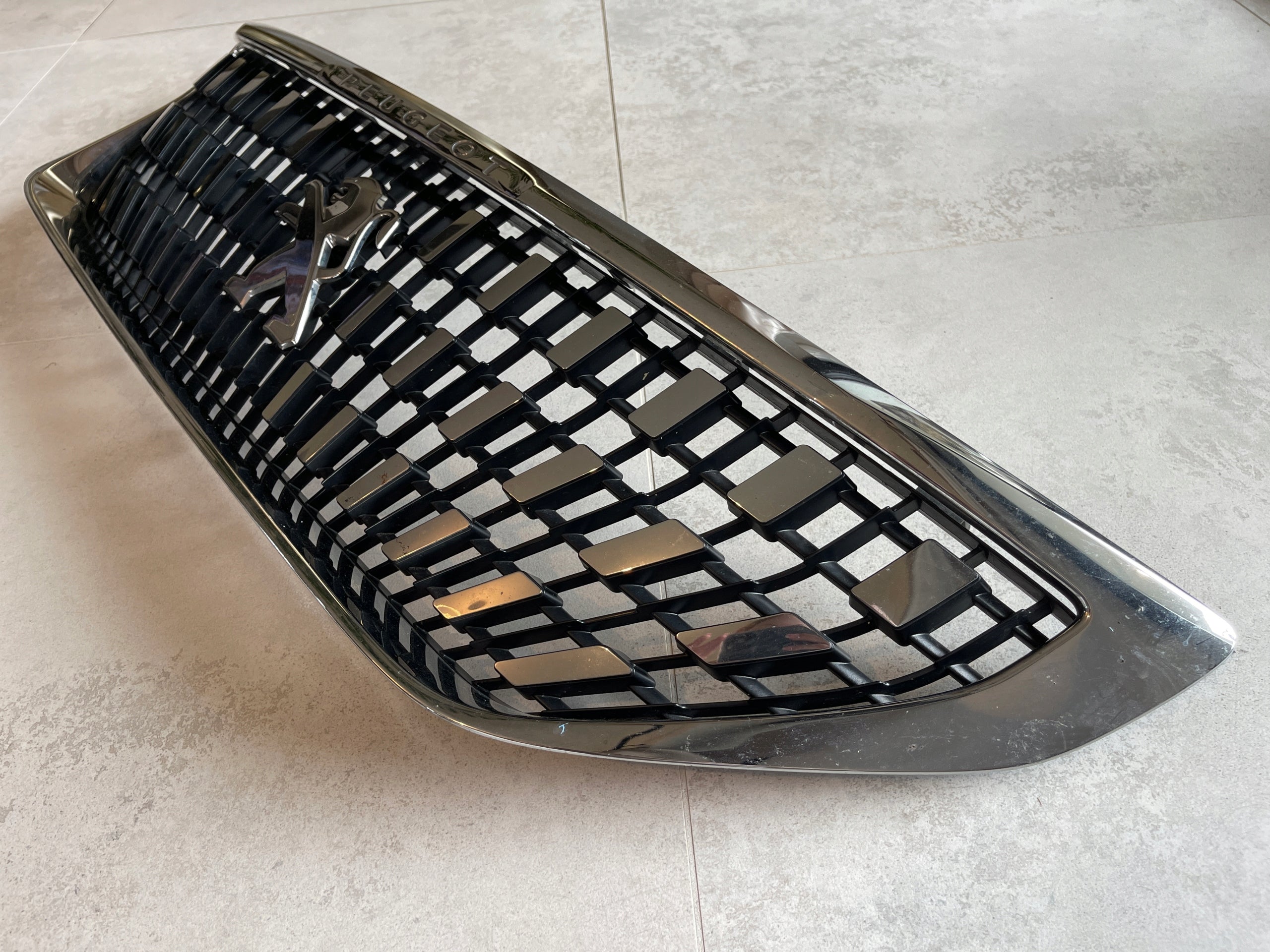 Kühlergrill Peugeot PEUGEOT 3008 I 3008 II 5008 FRONTGRILL Kühlergitter