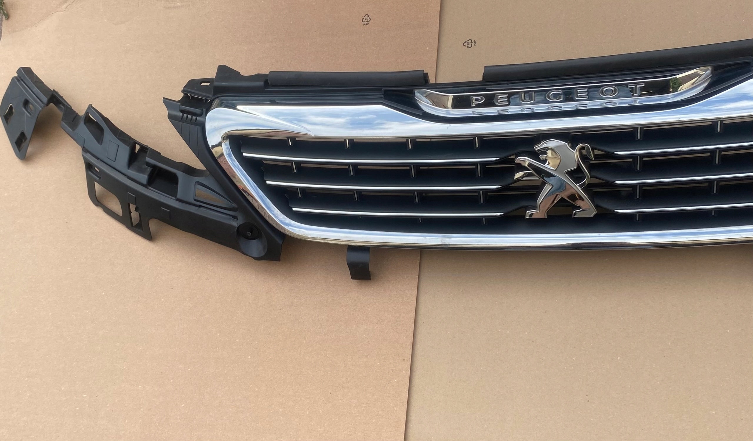 Kühlergrill Peugeot 308 FRONTGRILL Kühlergitter