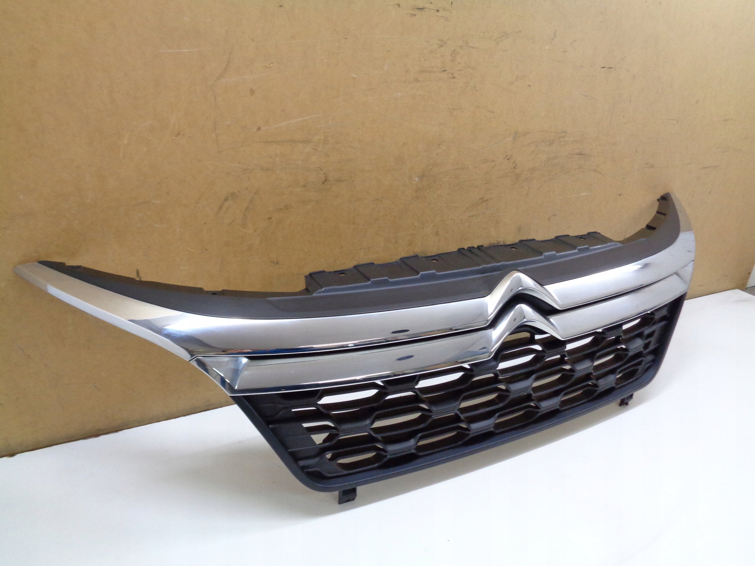 Kühlergrill Peugeot BOXER 407 FRONTGRILL 1315804070 Kühlergitter