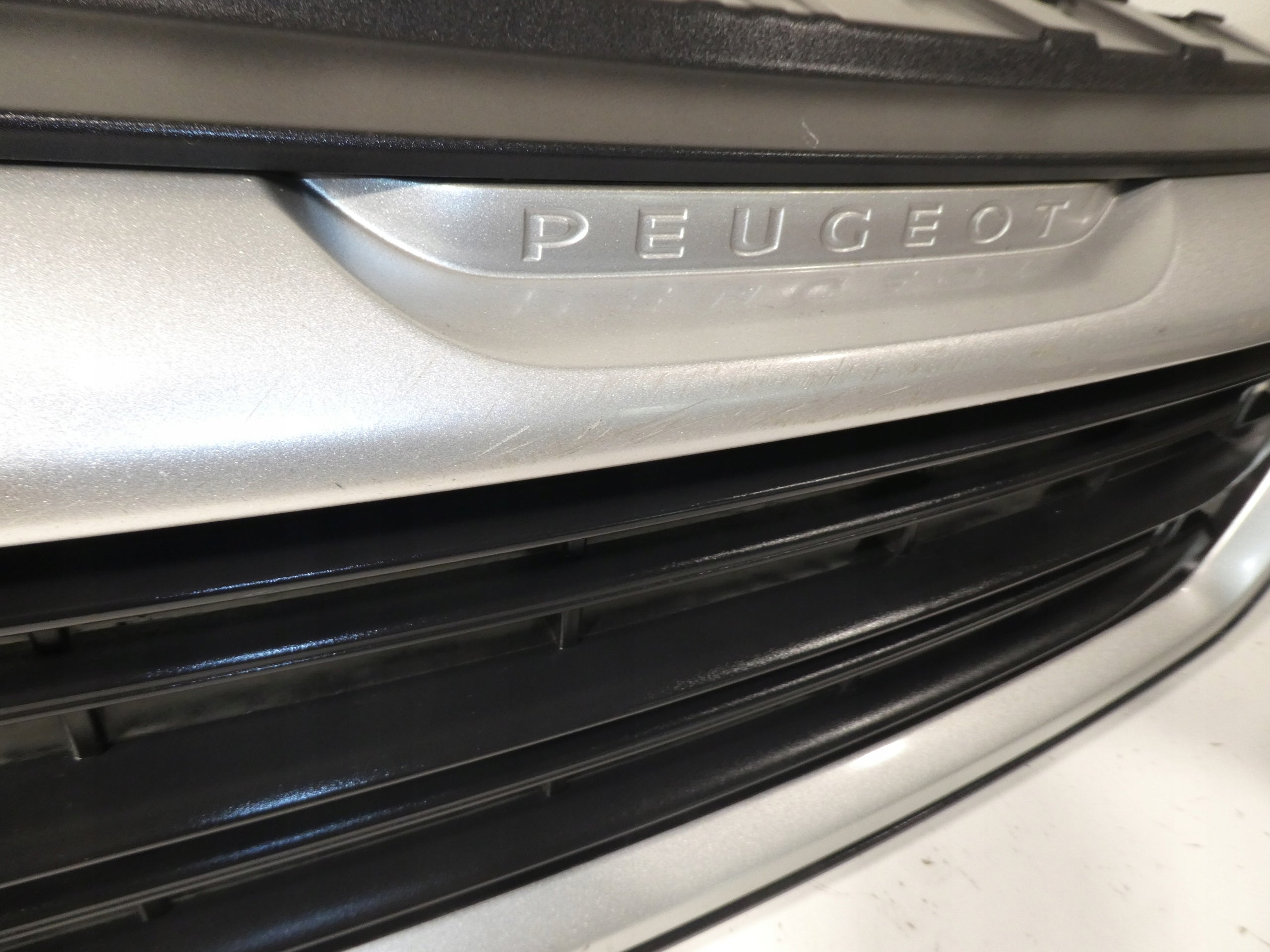 Kühlergrill Peugeot BOXER FRONTGRILL 1314847070 Kühlergitter